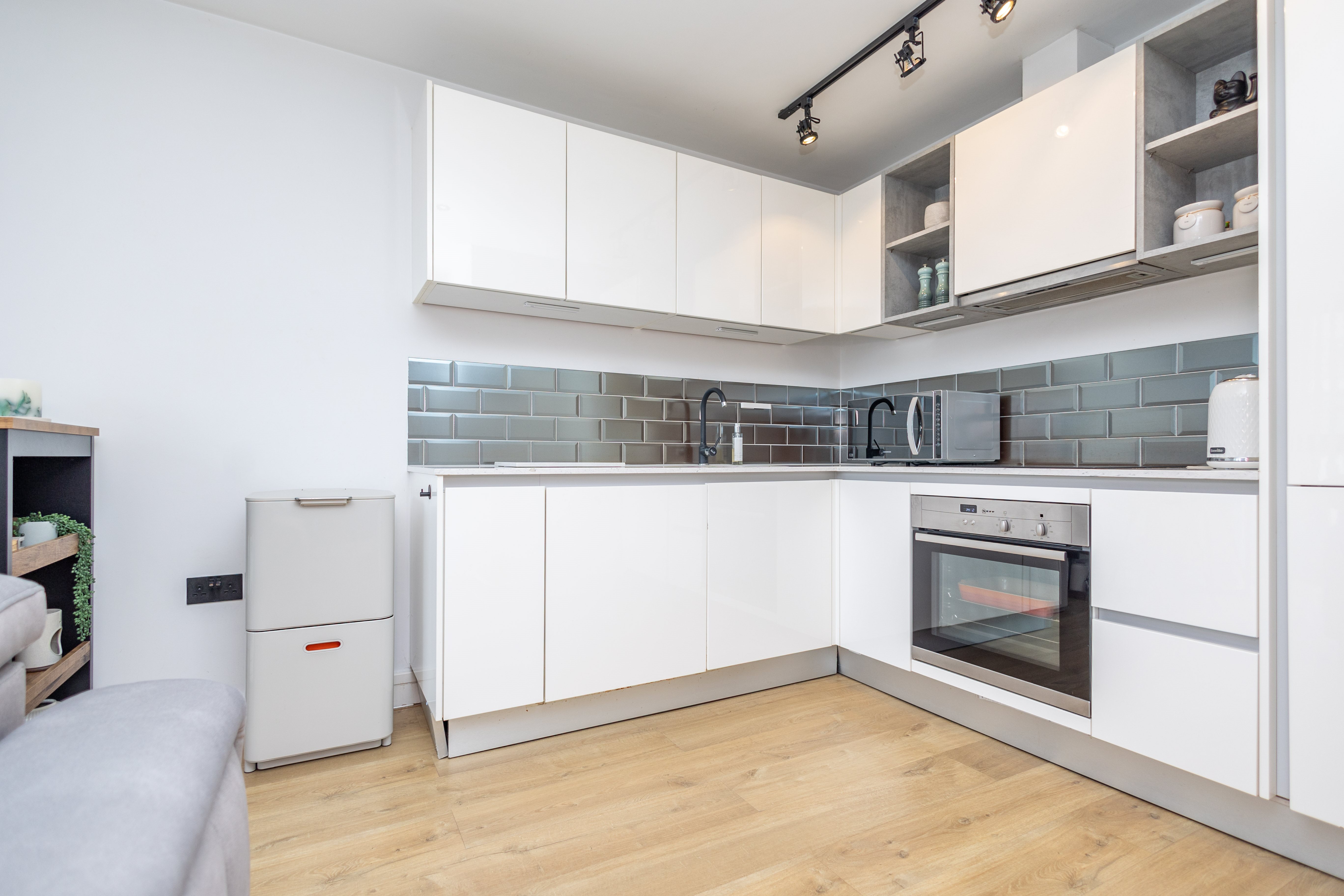 2 bed flat to rent in Sandbanks Road, Poole, BH15  - Property Image 4