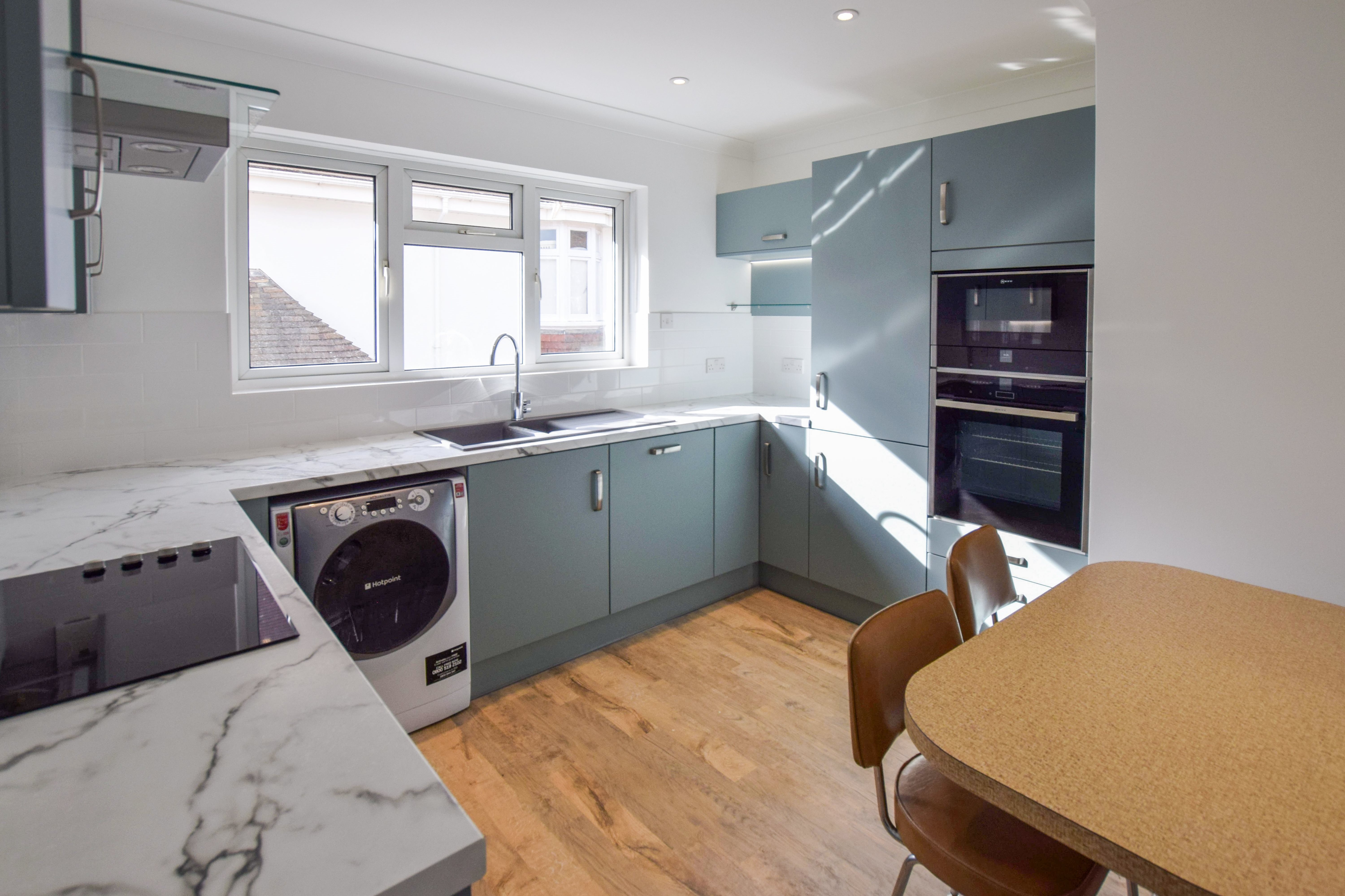 2 bed flat to rent in Flaghead Road, Canford Cliffs, BH13  - Property Image 3