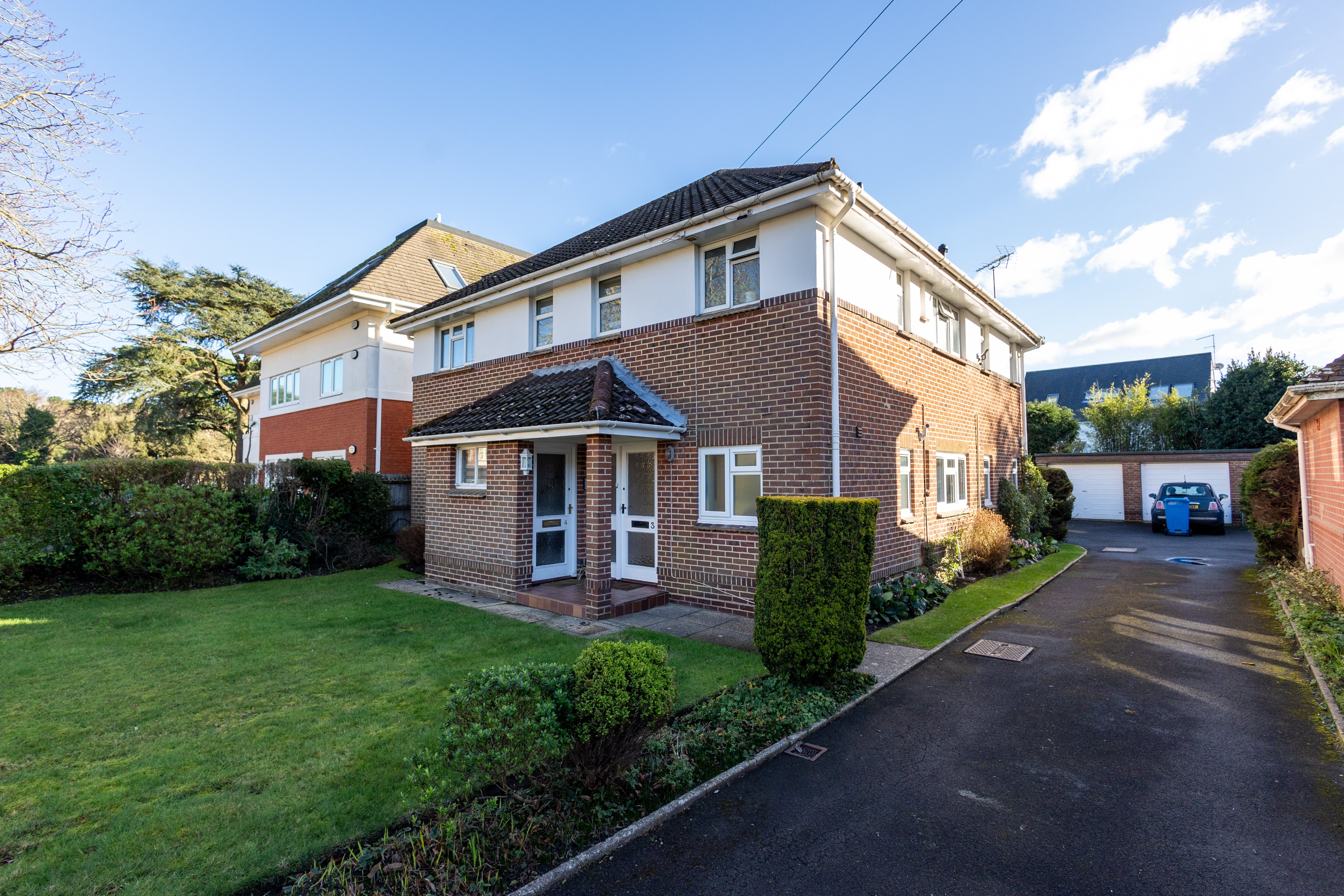 2 bed flat to rent in Flaghead Road, Canford Cliffs, BH13  - Property Image 1