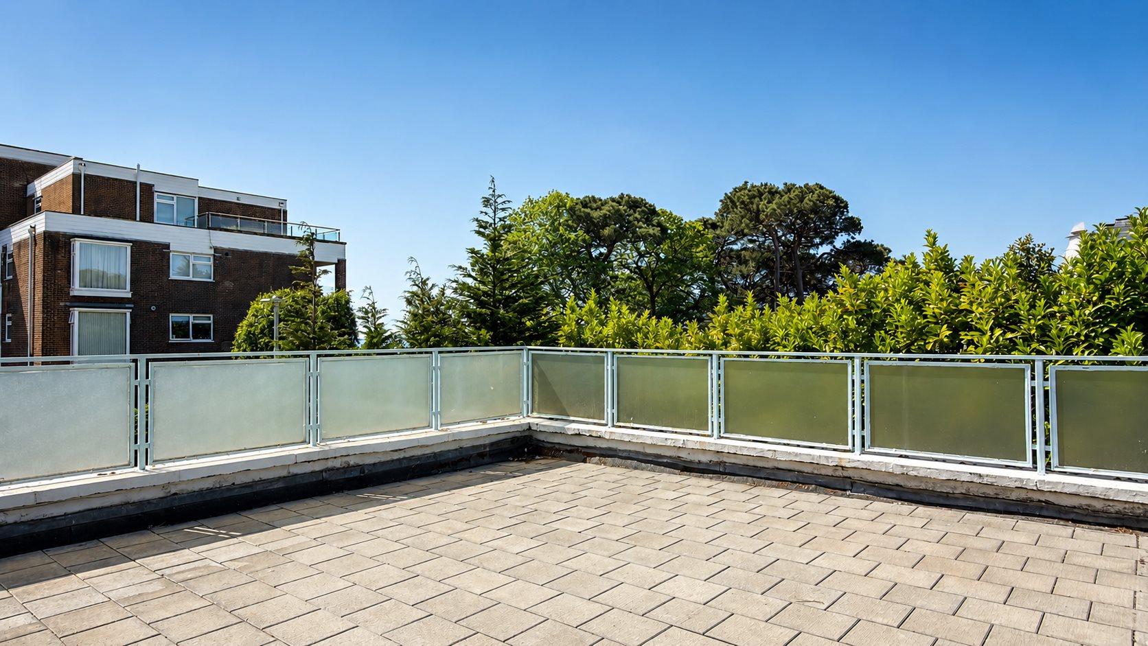 2 bed flat to rent in Chaddesley Glen, Sandbanks, BH13  - Property Image 6