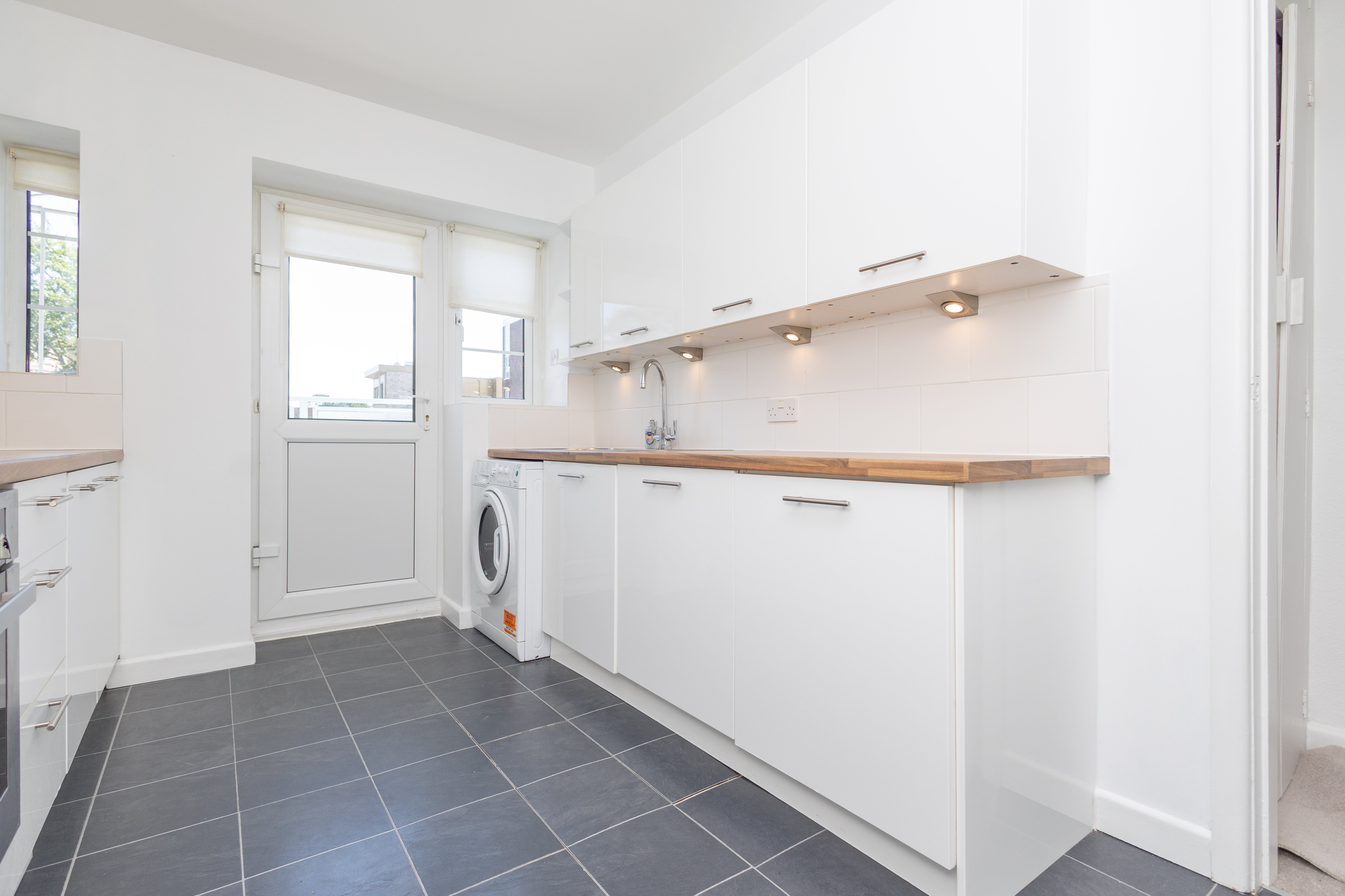 2 bed flat to rent in Chaddesley Glen, Sandbanks, BH13 4