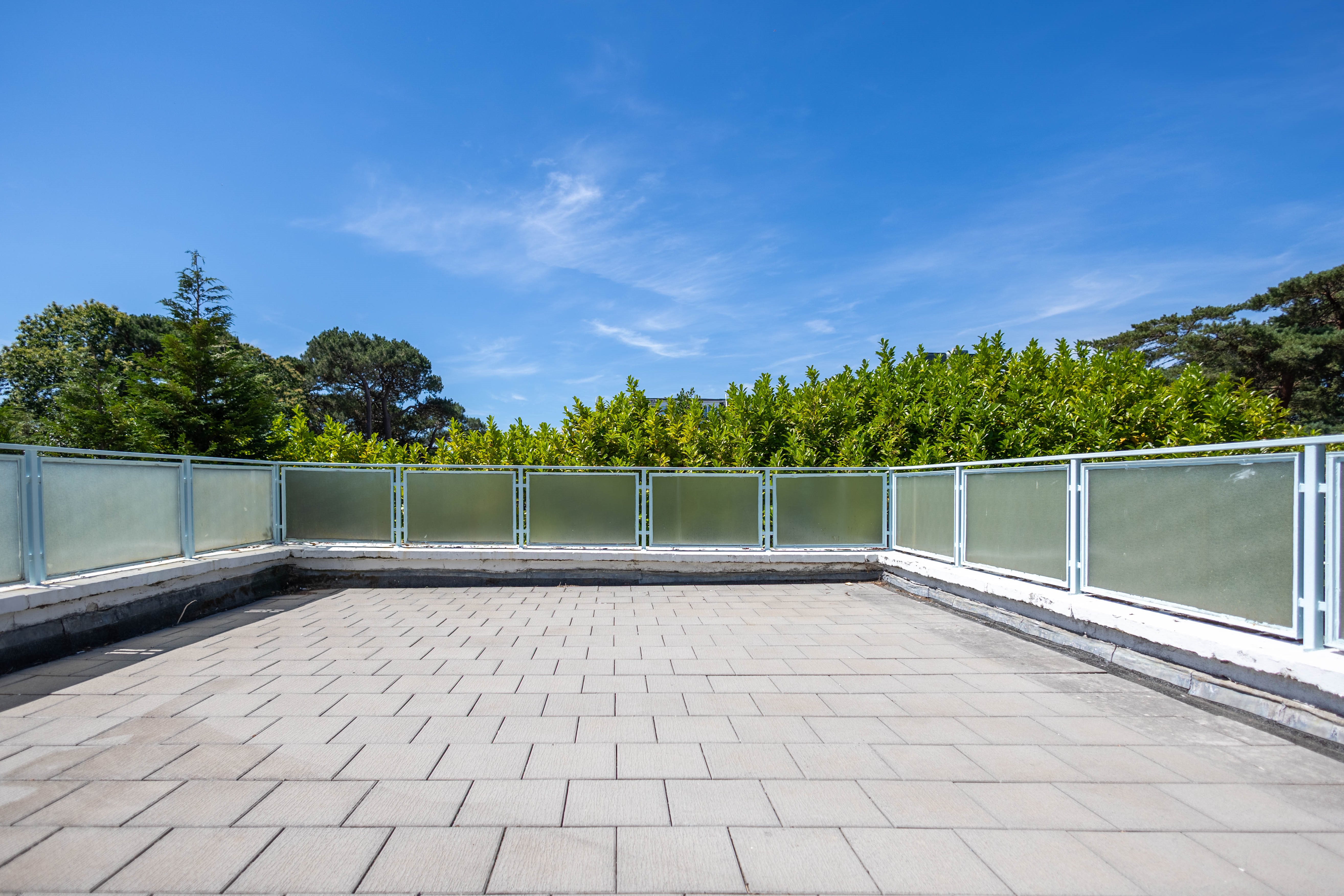 2 bed flat to rent in Chaddesley Glen, Sandbanks, BH13 1