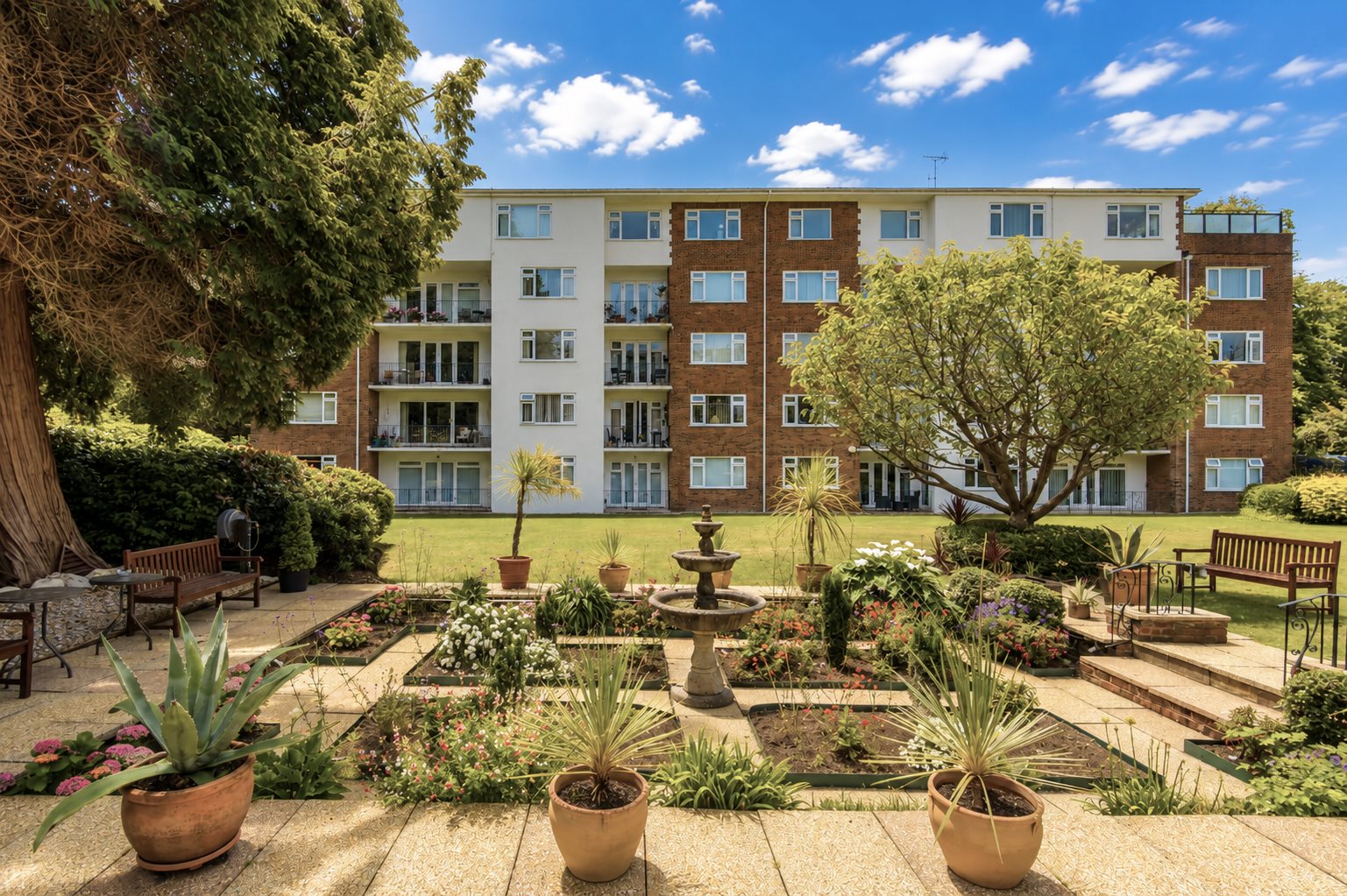 1 bed flat to rent in The Avenue, Branksome Park, BH13 18