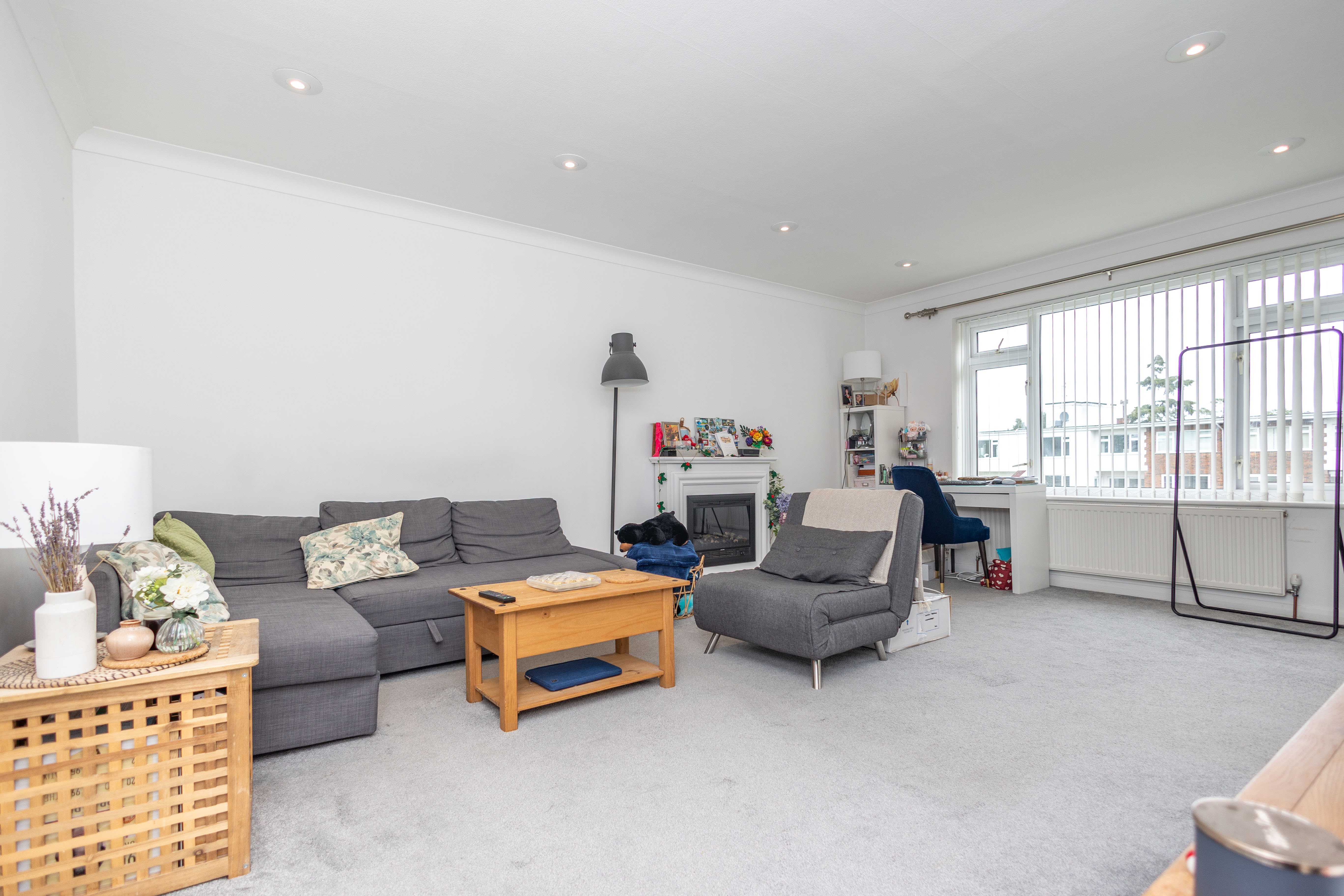 1 bed flat to rent in The Avenue, Branksome Park, BH13 3