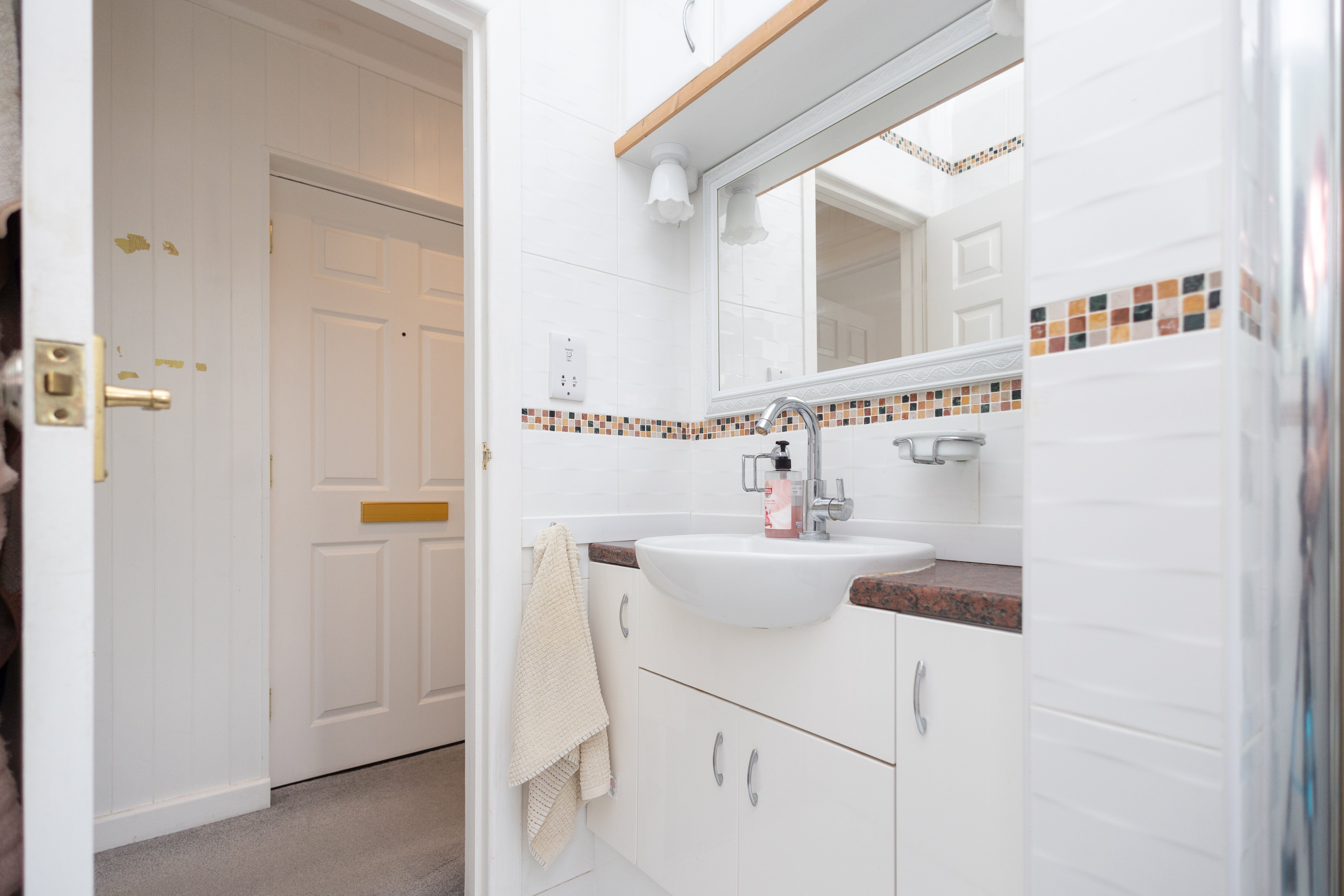 1 bed flat to rent in The Avenue, Branksome Park, BH13 15
