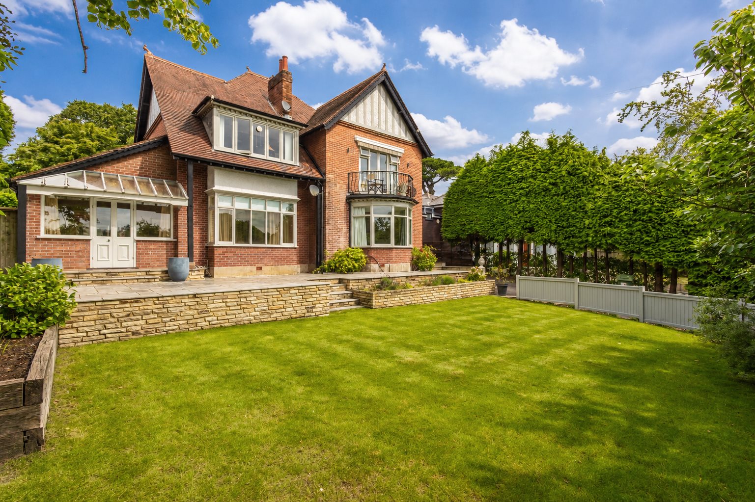 4 bed flat to rent in Glengariff Road, Lower Parkstone, BH14  - Property Image 1