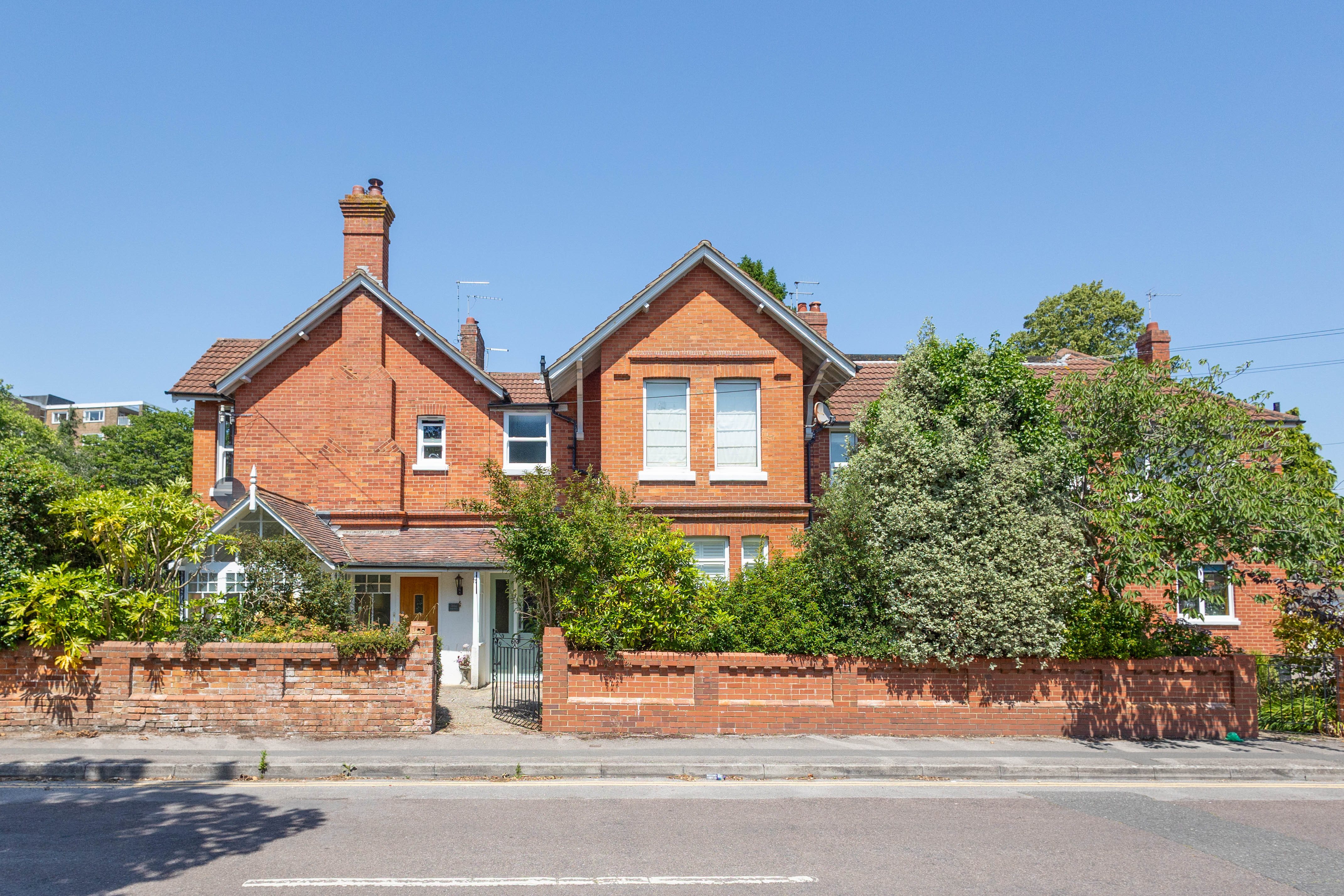 3 bed apartment to rent in Tower Road, Branksome Park, BH13  - Property Image 1