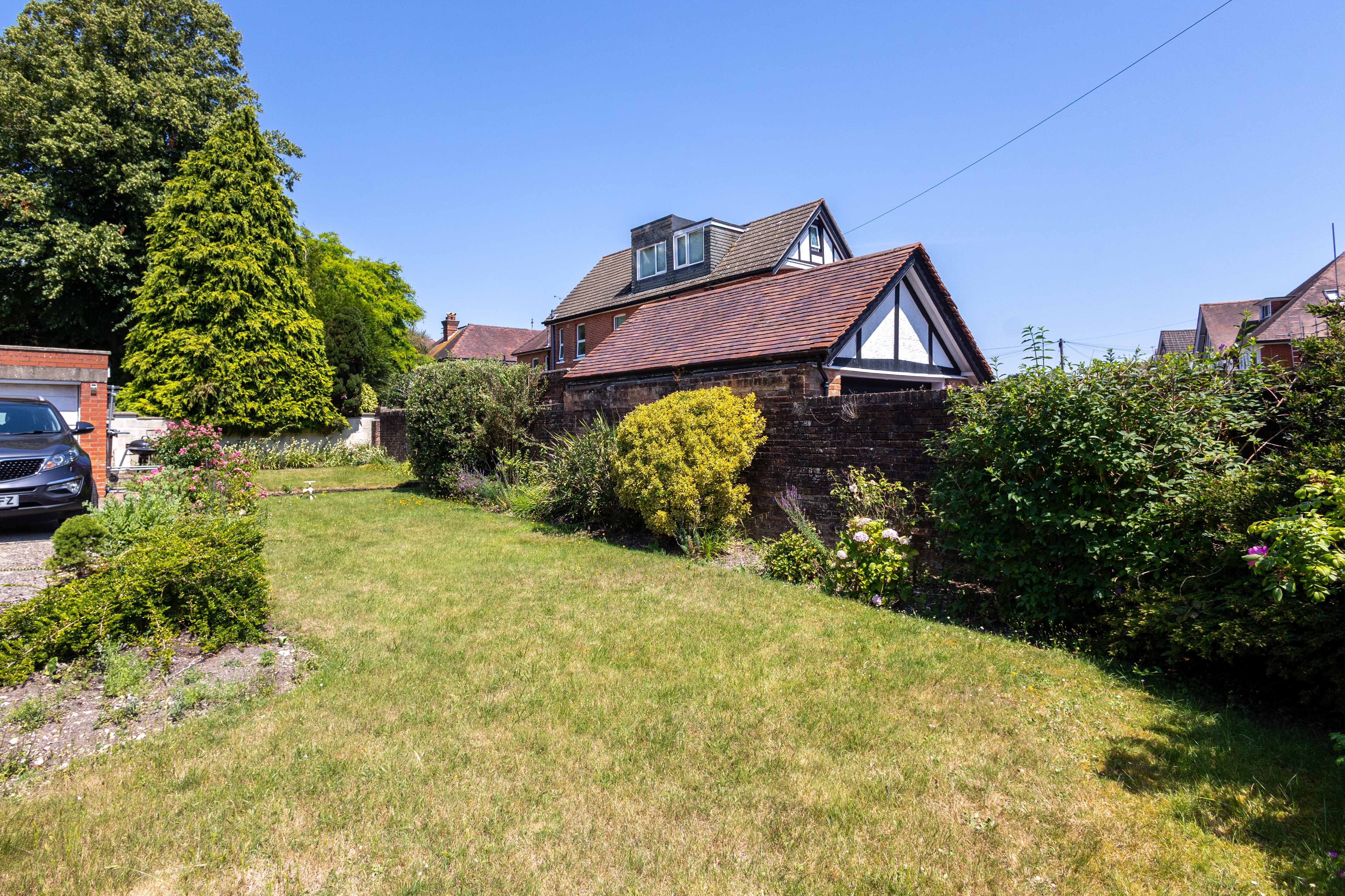 3 bed apartment to rent in Tower Road, Branksome Park, BH13 11