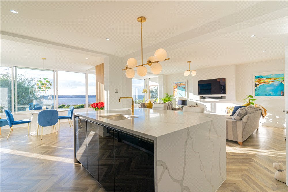 4 bed ground floor flat for sale in Chaddesley Glen, Canford Cliffs, BH13  - Property Image 2