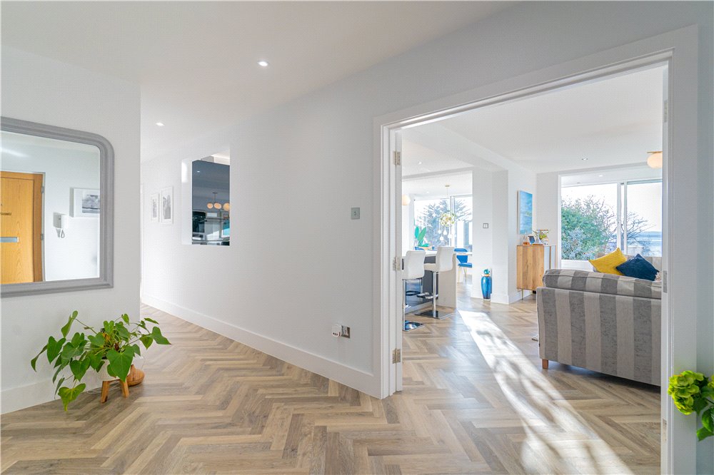 4 bed ground floor flat for sale in Chaddesley Glen, Canford Cliffs, BH13  - Property Image 8