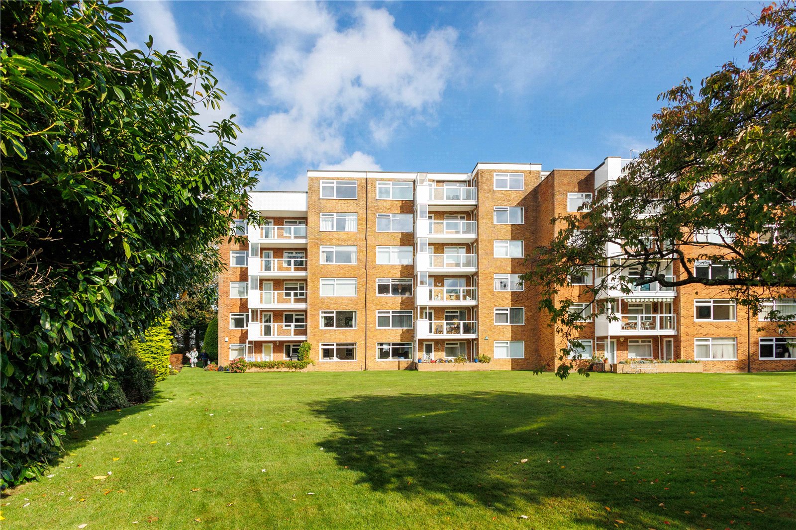 3 bed apartment for sale in The Avenue, Branksome Park, BH13 - Property Image 1