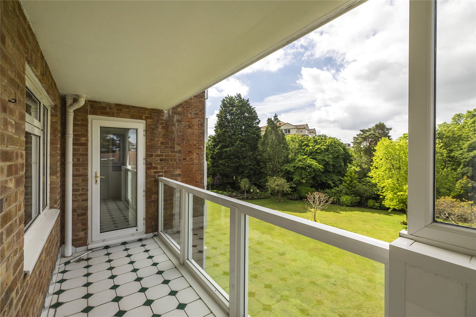 3 bed apartment for sale in The Avenue, Branksome Park, BH13  - Property Image 5