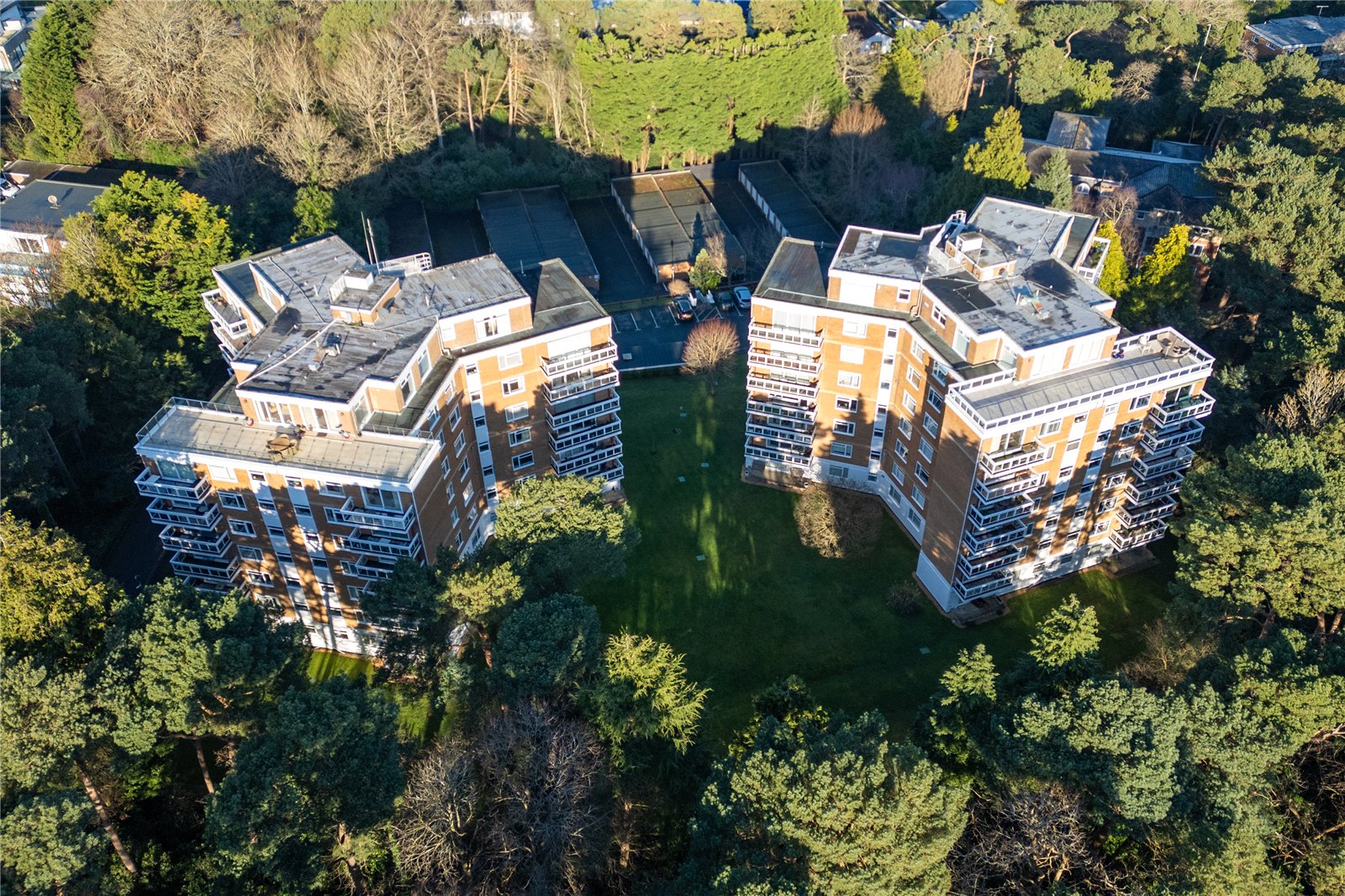 2 bed ground floor flat for sale in Western Road, Canford Cliffs, BH13 17