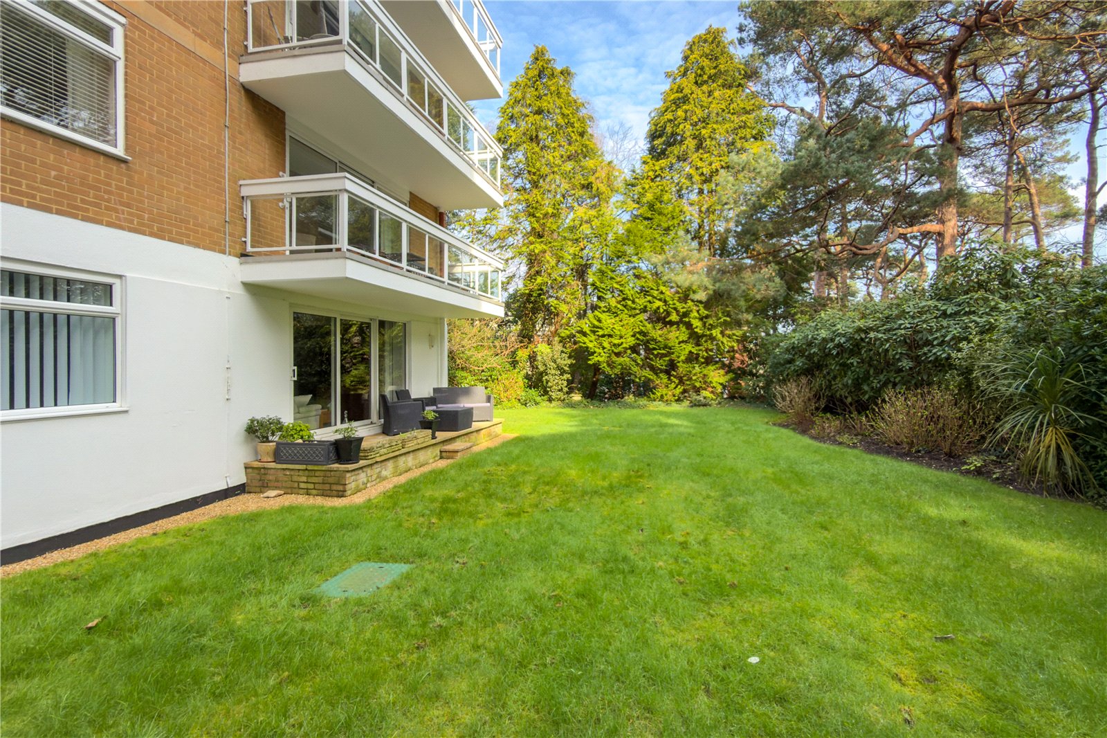 2 bed ground floor flat for sale in Western Road, Canford Cliffs, BH13  - Property Image 1