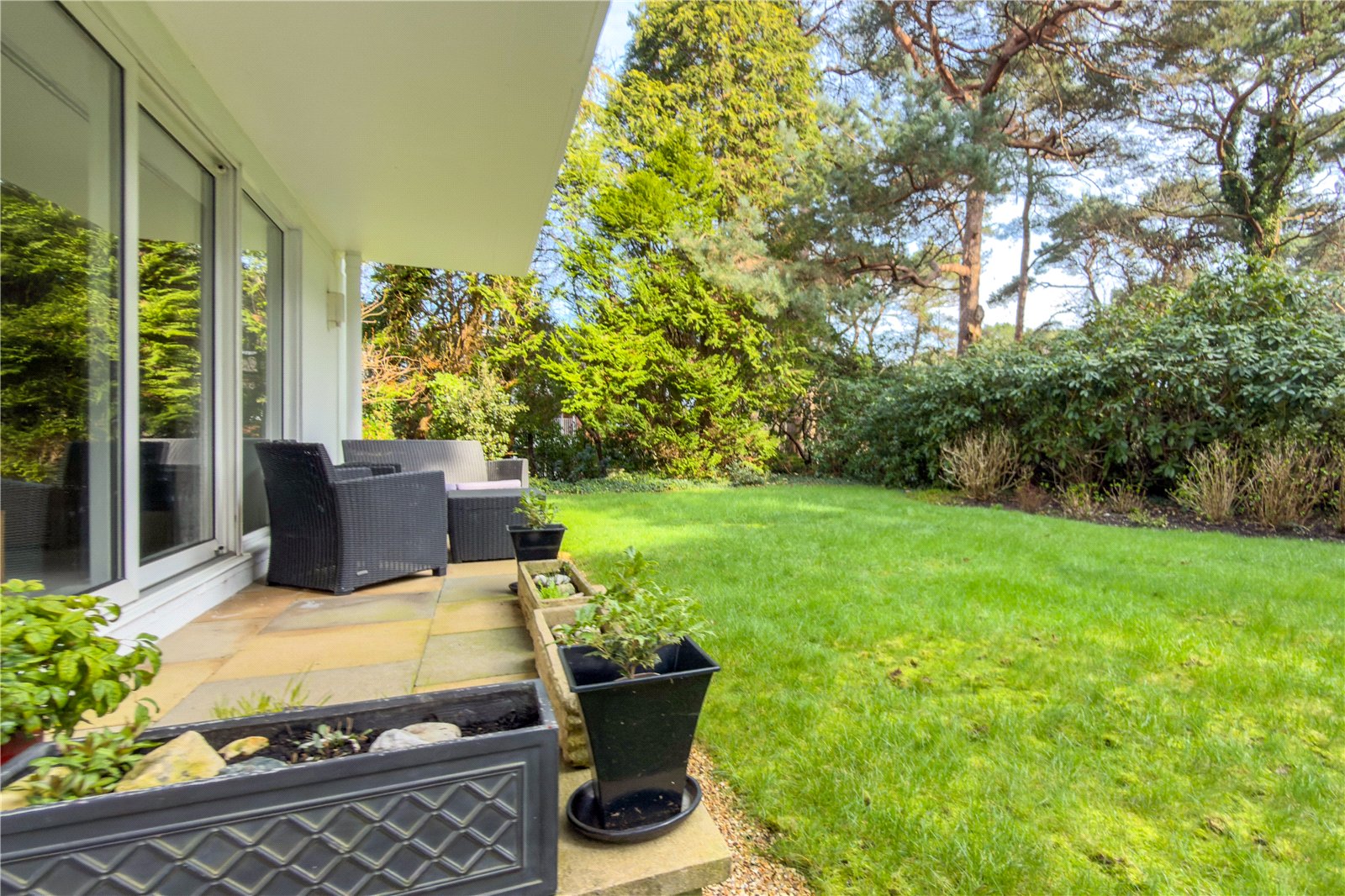 2 bed ground floor flat for sale in Western Road, Canford Cliffs, BH13  - Property Image 5