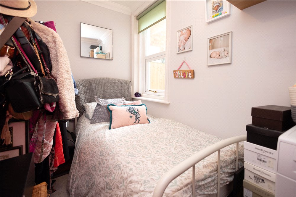 2 bed ground floor flat for sale in Pottery Road, Whitecliff, BH14 11