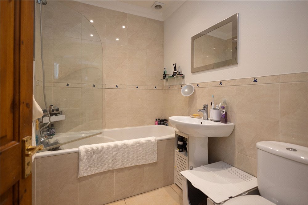 2 bed ground floor flat for sale in Pottery Road, Whitecliff, BH14  - Property Image 13