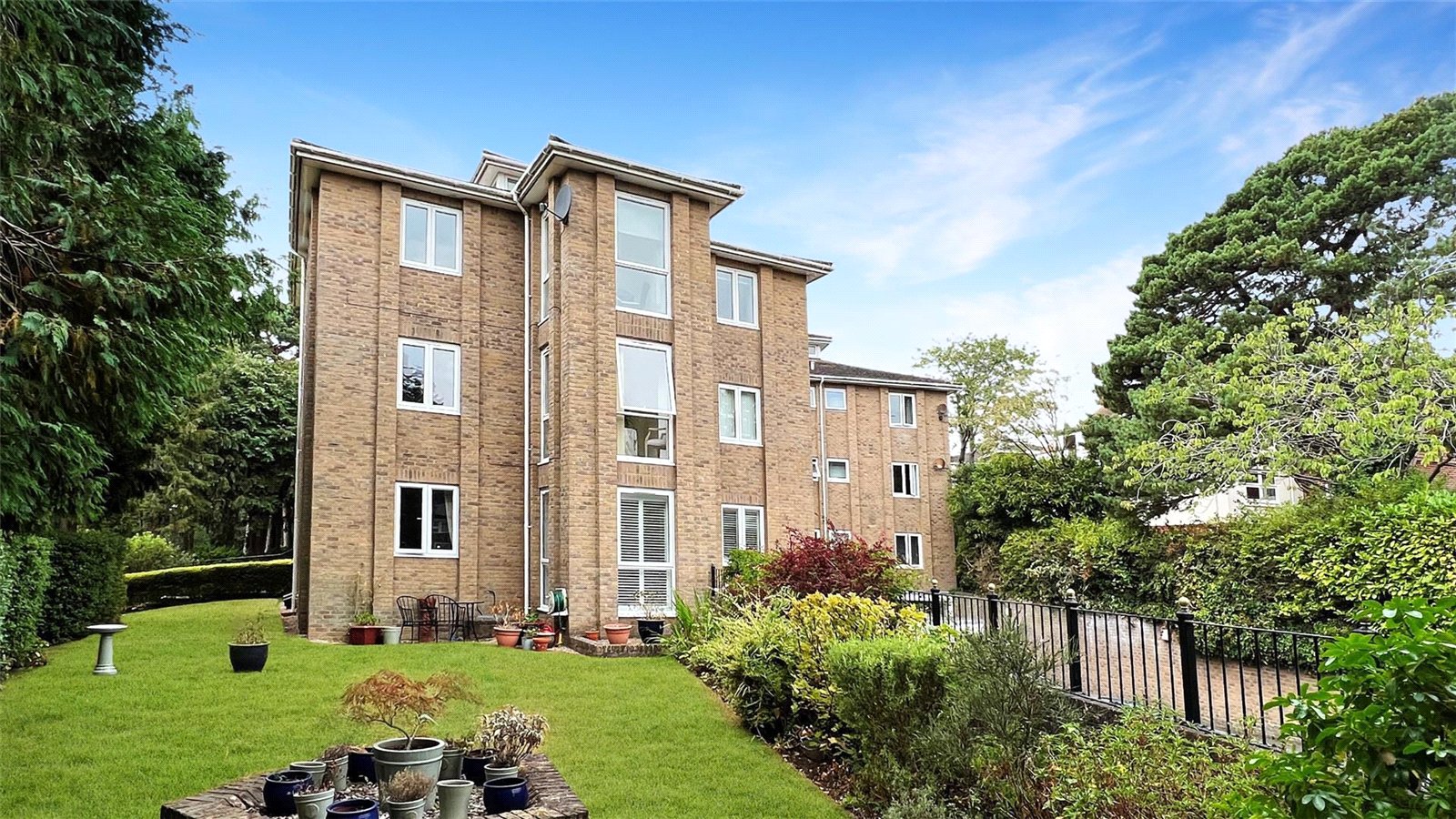 2 bed ground floor flat for sale in Haven Road, Canford Cliffs, BH13 - Property Image 1