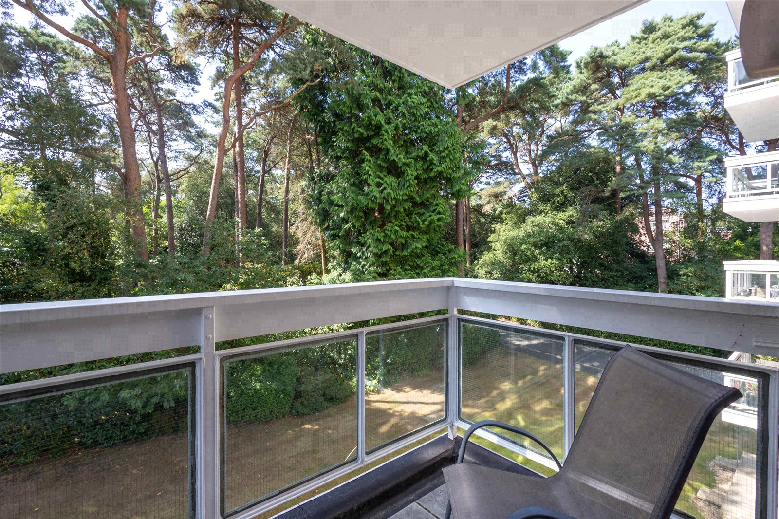 2 bed apartment for sale in Western Road, Canford Cliffs, BH13  - Property Image 2