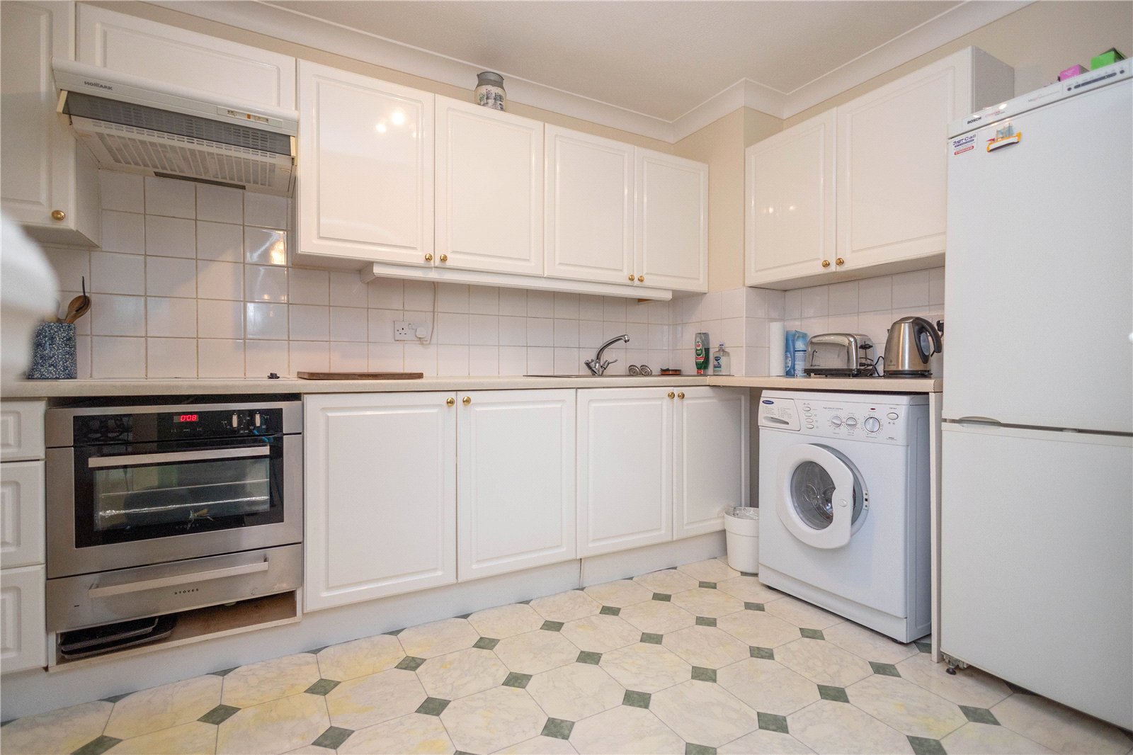 2 bed ground floor flat for sale in Hurst Hill, Lilliput, BH14 8