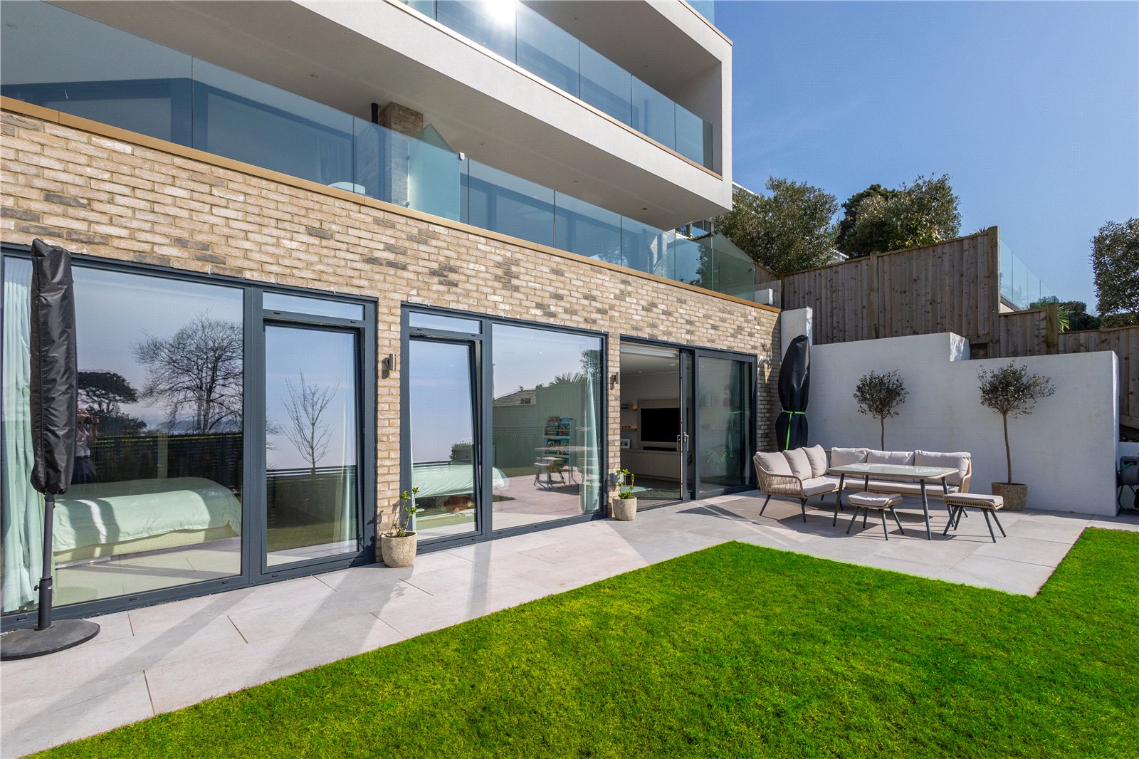 2 bed ground floor flat for sale in Chaddesley Glen, Poole, BH13  - Property Image 2