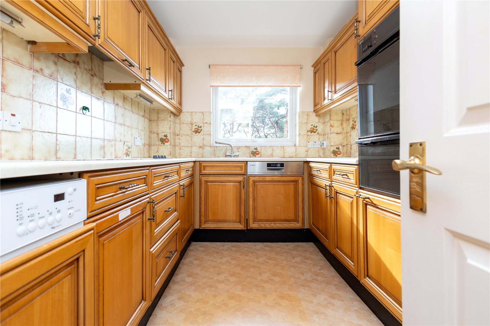 2 bed ground floor flat for sale in Canford Cliffs Road, Poole, BH13 9