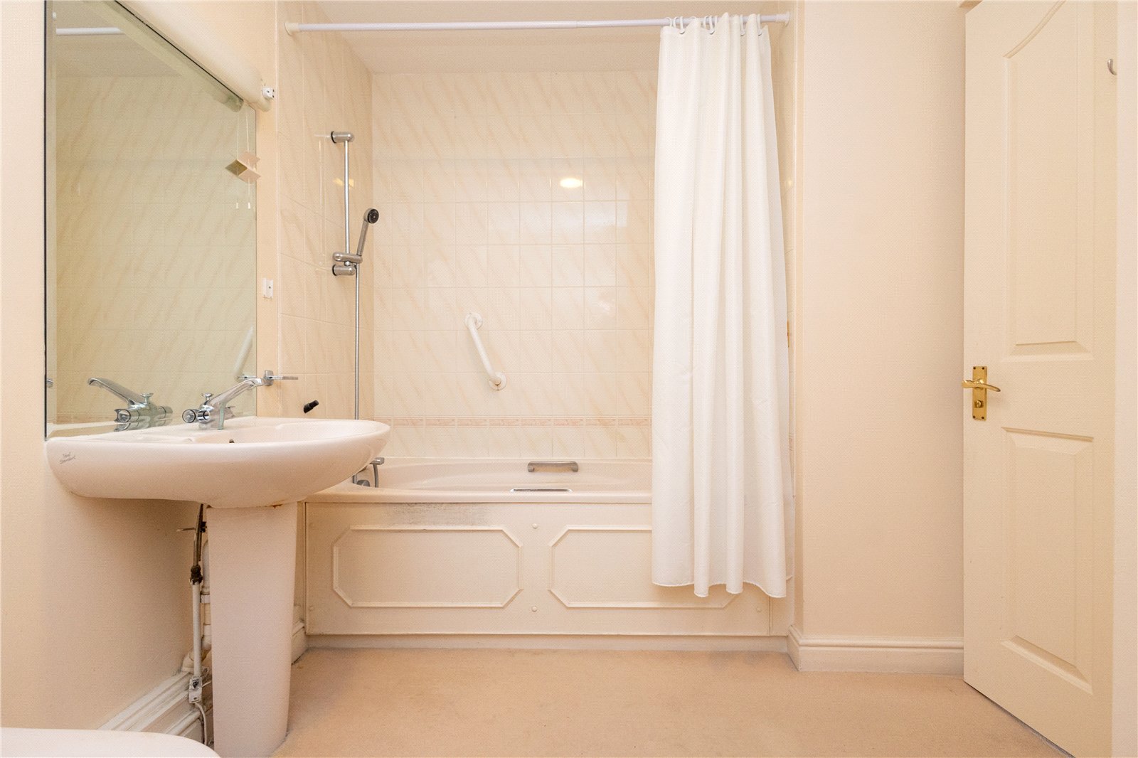 2 bed ground floor flat for sale in Canford Cliffs Road, Poole, BH13 13