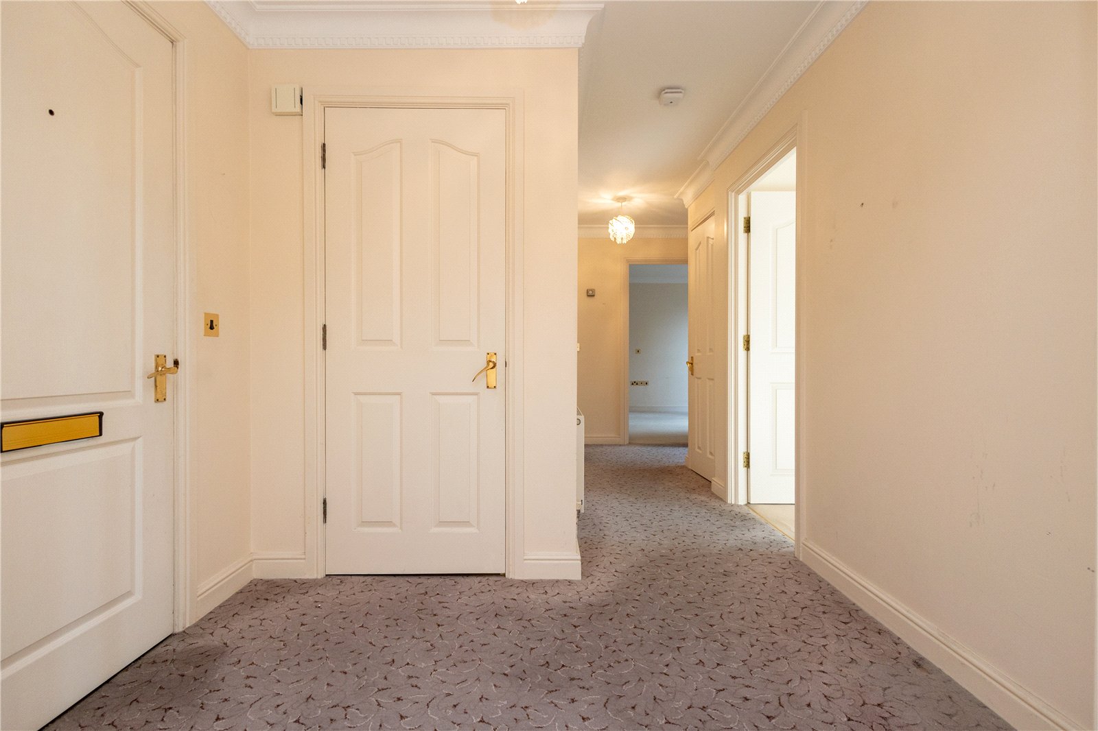 2 bed ground floor flat for sale in Canford Cliffs Road, Poole, BH13 14