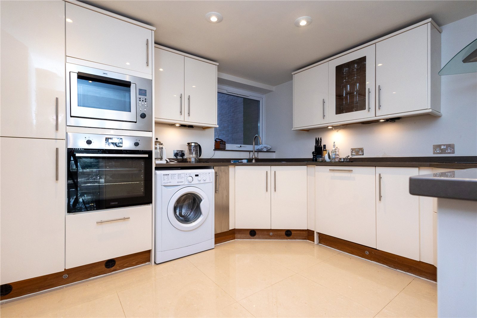 3 bed apartment for sale in Sandbanks Road, Poole, BH14  - Property Image 11