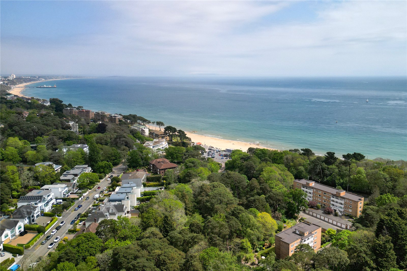 2 bed ground floor flat for sale in Beach Road, Branksome Park, BH13  - Property Image 3
