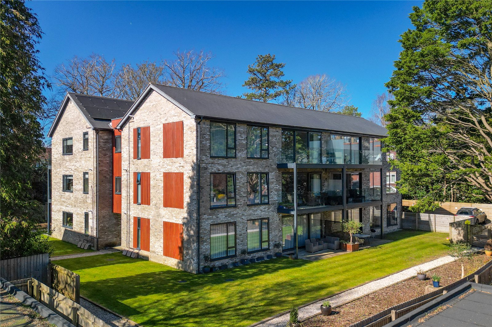 2 bed apartment for sale in The Avenue, Poole, BH13  - Property Image 1
