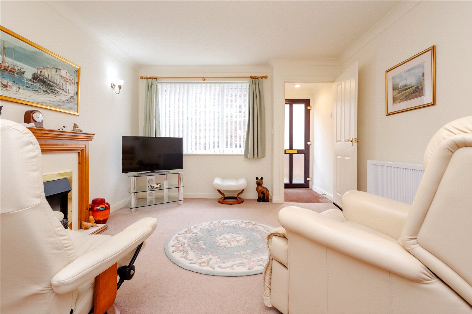 2 bed terraced house for sale in Marlow Drive, Christchurch, BH23  - Property Image 4