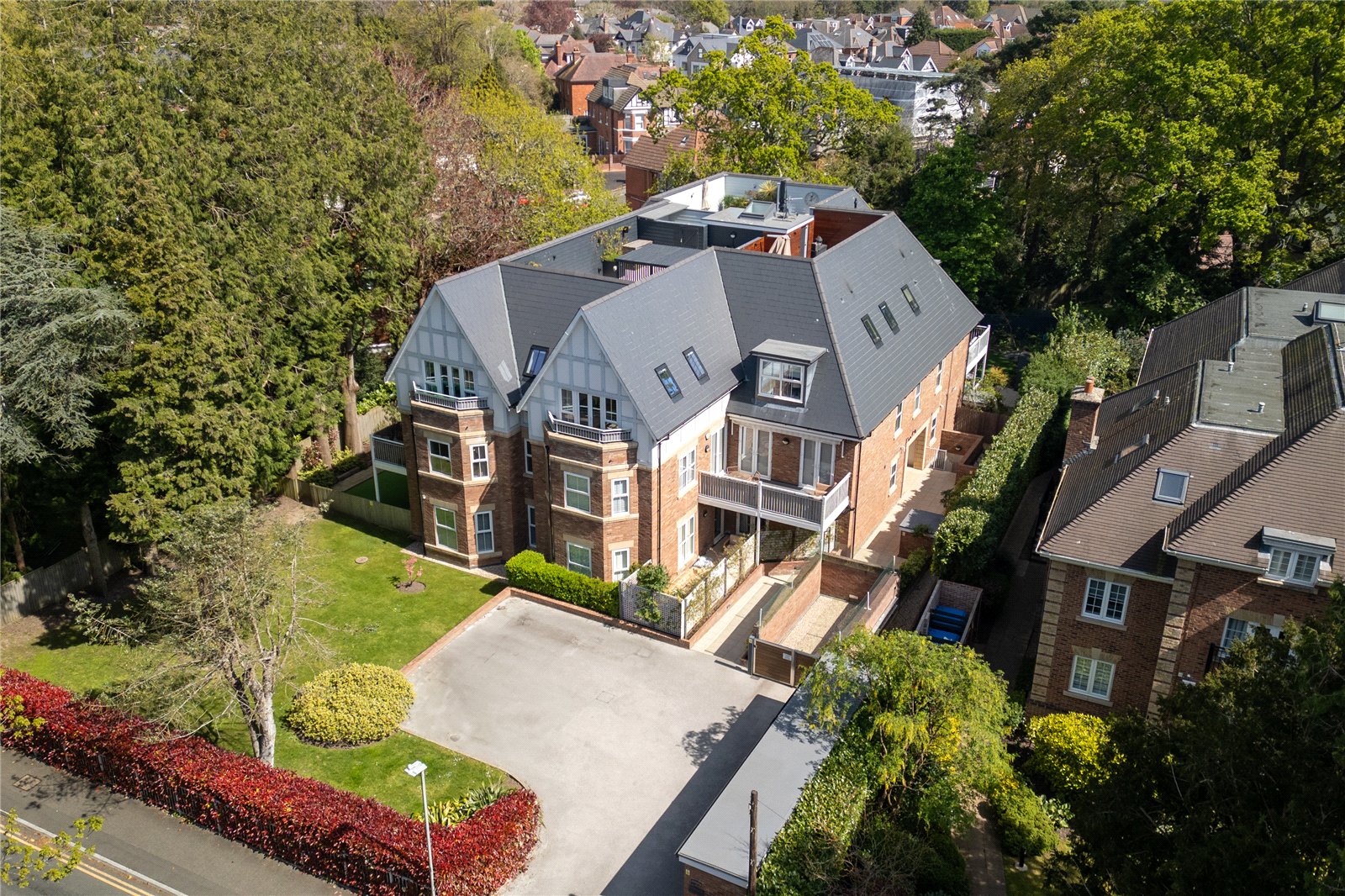 2 bed apartment for sale in Tower Road, Poole, BH13 - Property Image 1