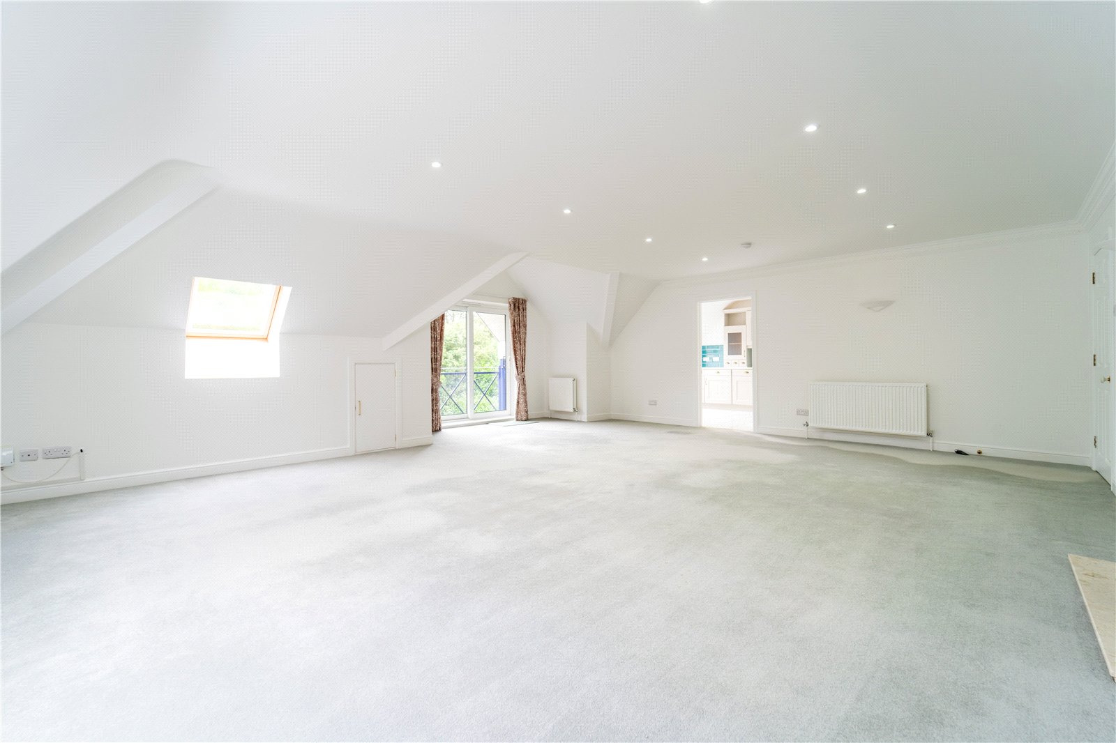3 bed penthouse for sale in West Overcliff Drive, Bournemouth, BH4  - Property Image 4