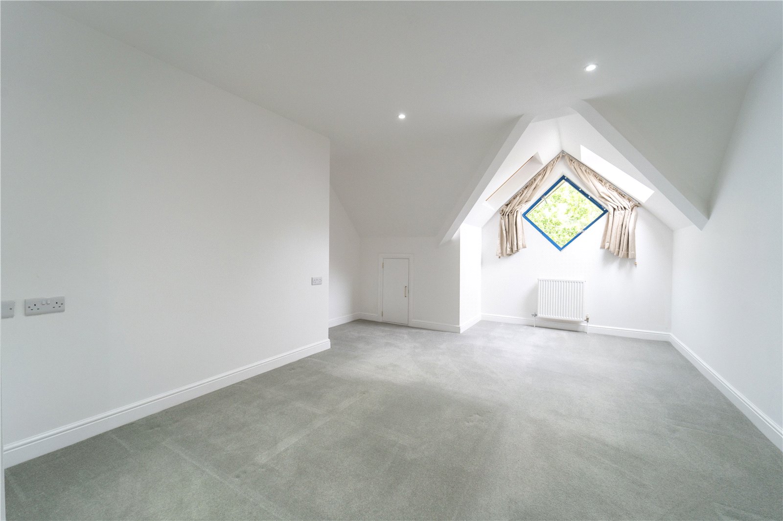 3 bed penthouse for sale in West Overcliff Drive, Bournemouth, BH4 15