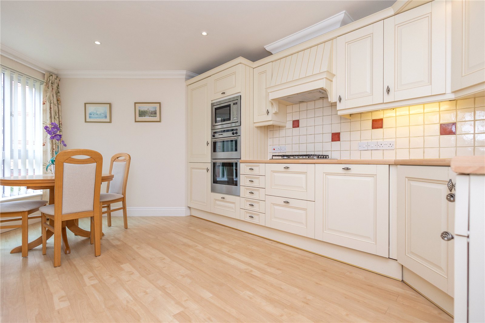2 bed apartment for sale in The Avenue, Branksome Park, Poole, BH13  - Property Image 3