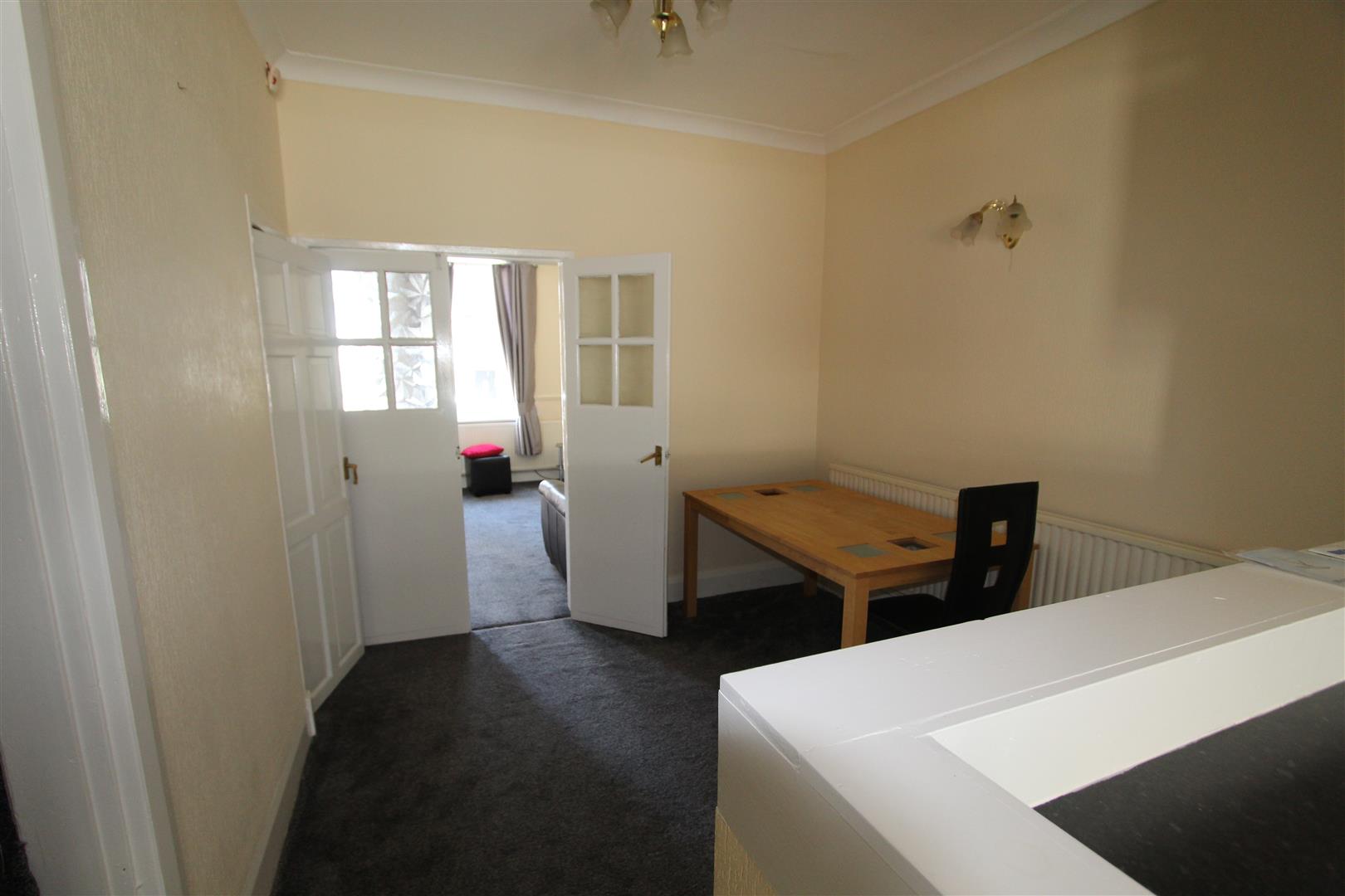 2 bed house to rent in Oak Street, Burnley 3
