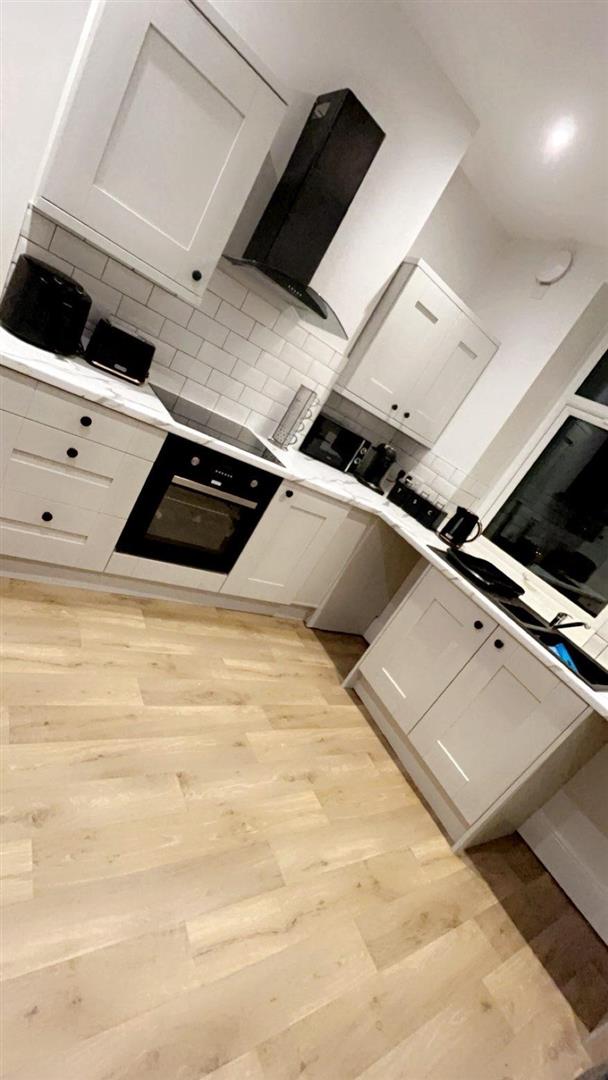 2 bed end of terrace house to rent in Stoney Street, Burnley 2