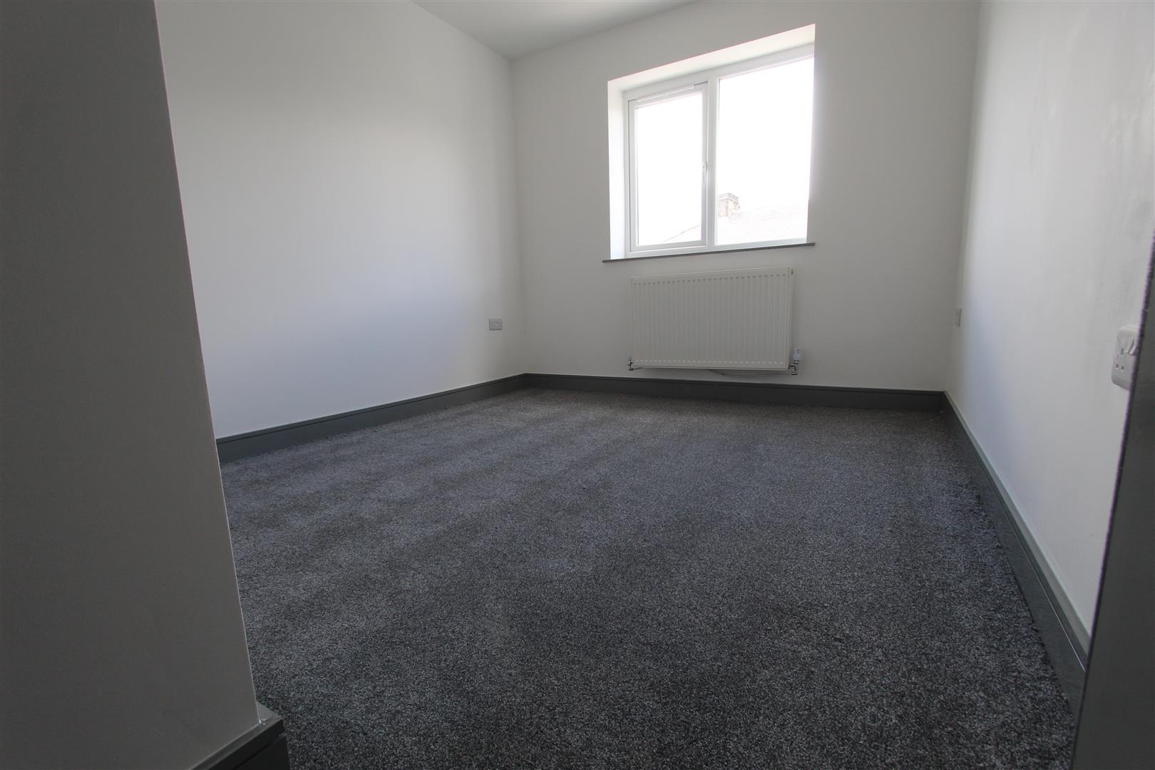2 bed apartment to rent in Cleaver Street, Burnley 2
