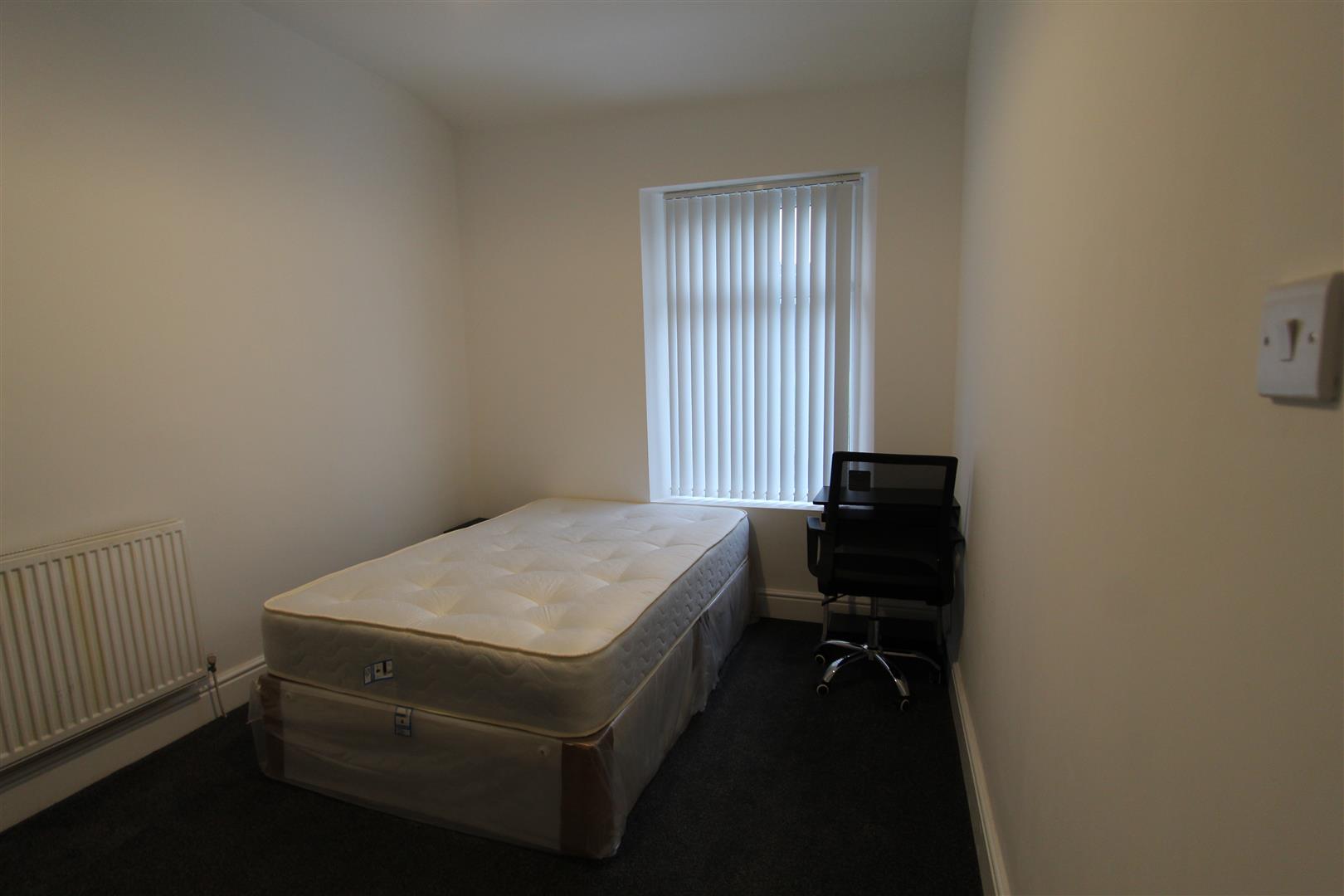1 bed house share to rent in Every Street, Burnley 1