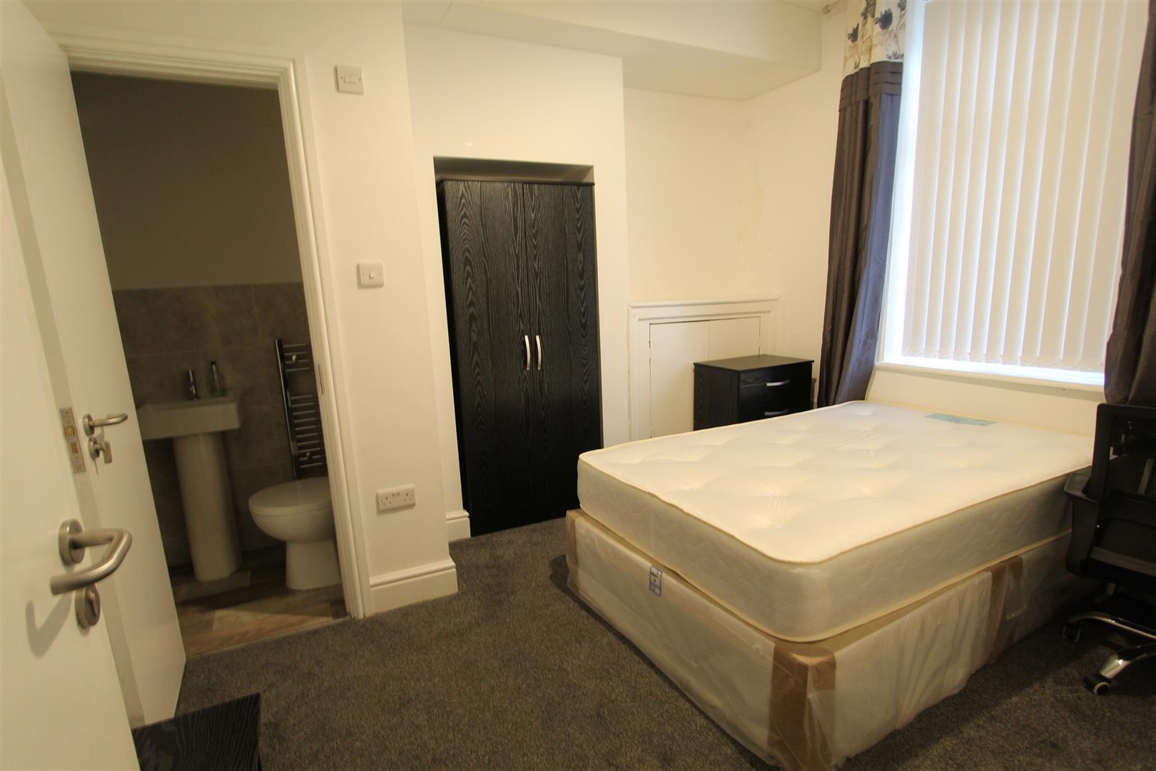 1 bed house share to rent in Every Street, Burnley - Property Image 1