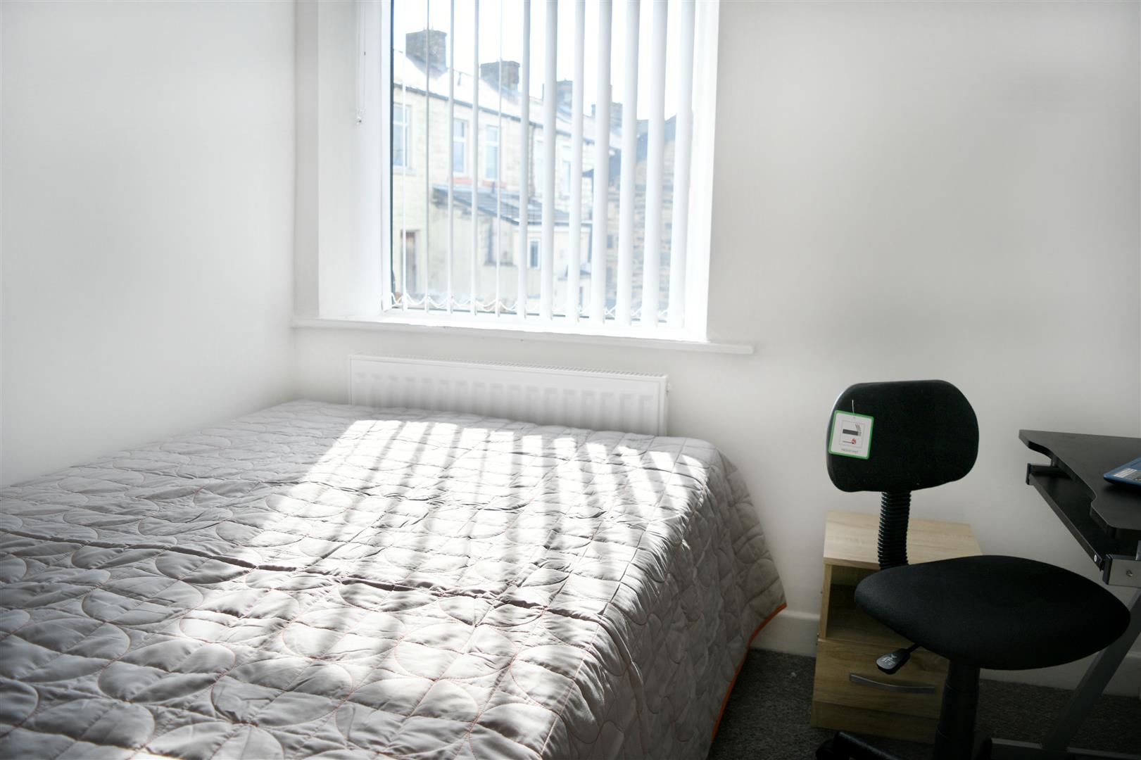 1 bed house share to rent in Woodbine Road, Burnley 6