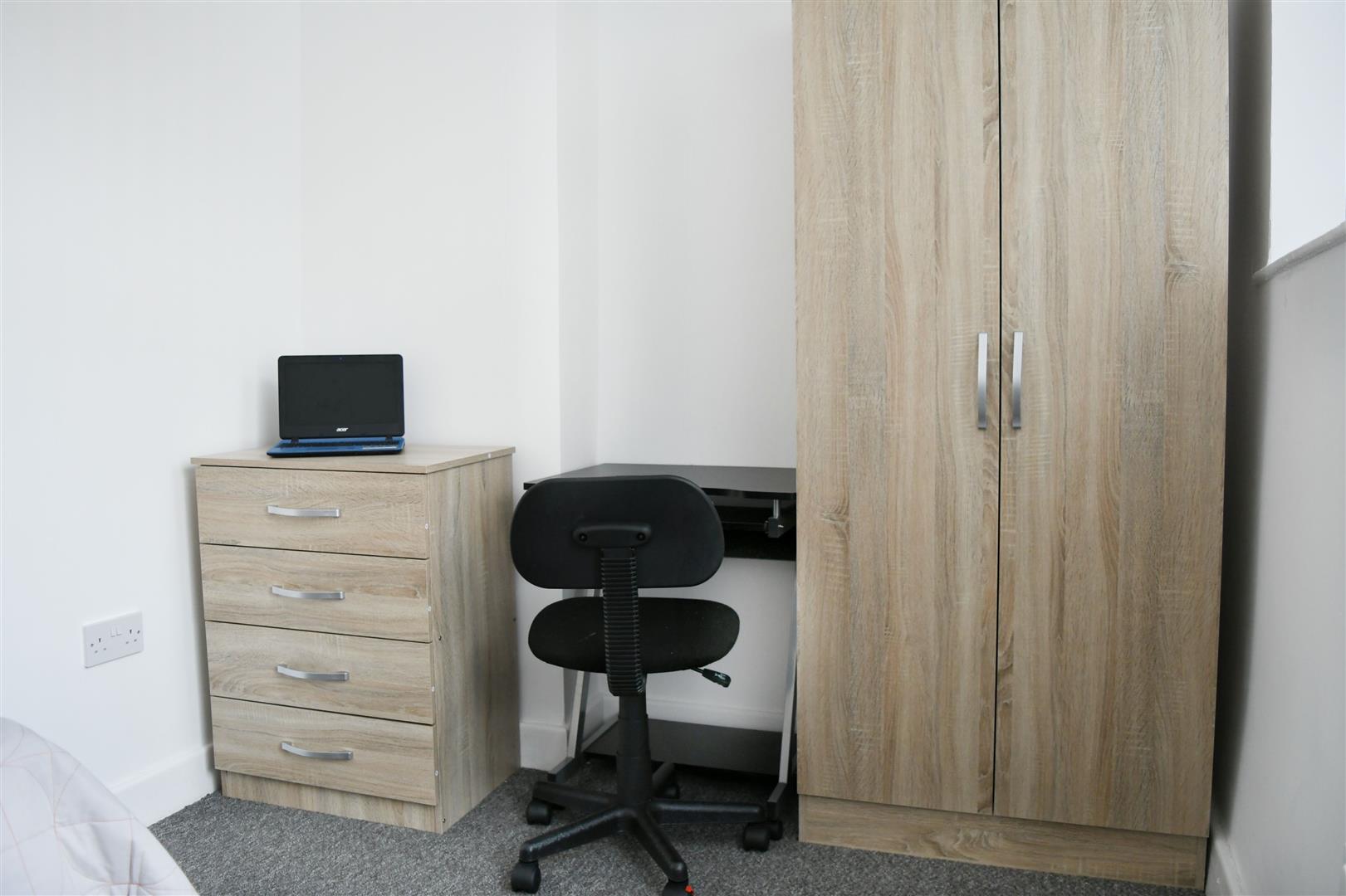 1 bed house share to rent in Woodbine Road, Burnley 6