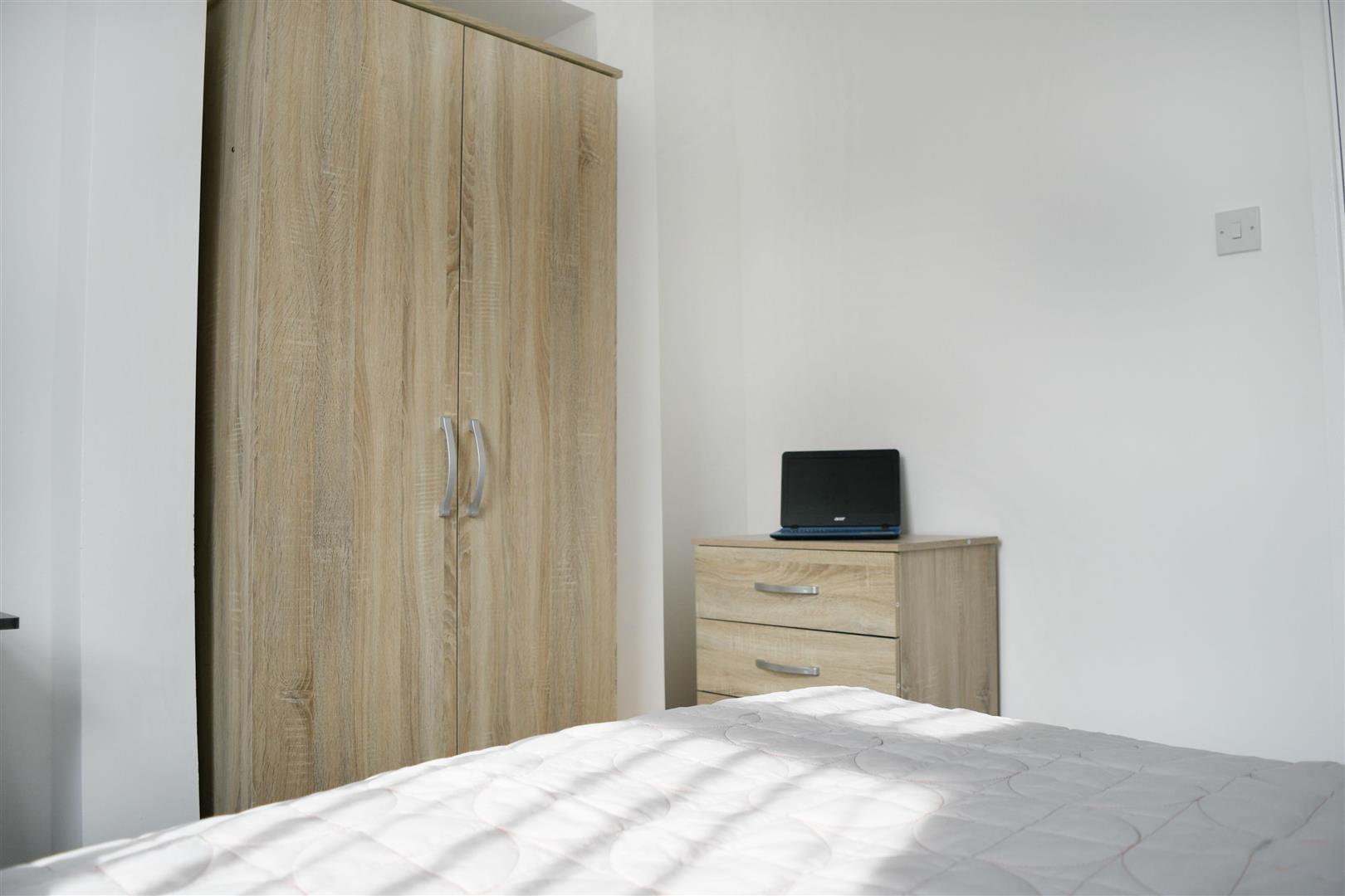 1 bed house share to rent in Woodbine Road, Burnley 1