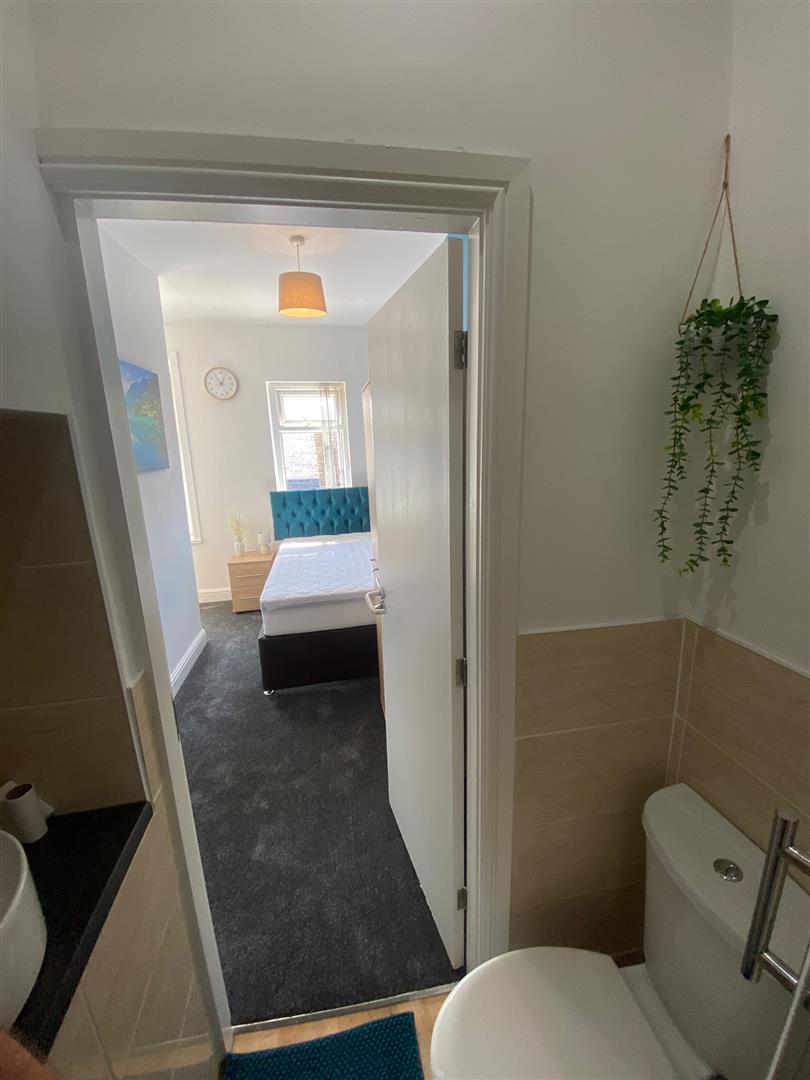 1 bed house share to rent in Prestwich Street, Burnley 5