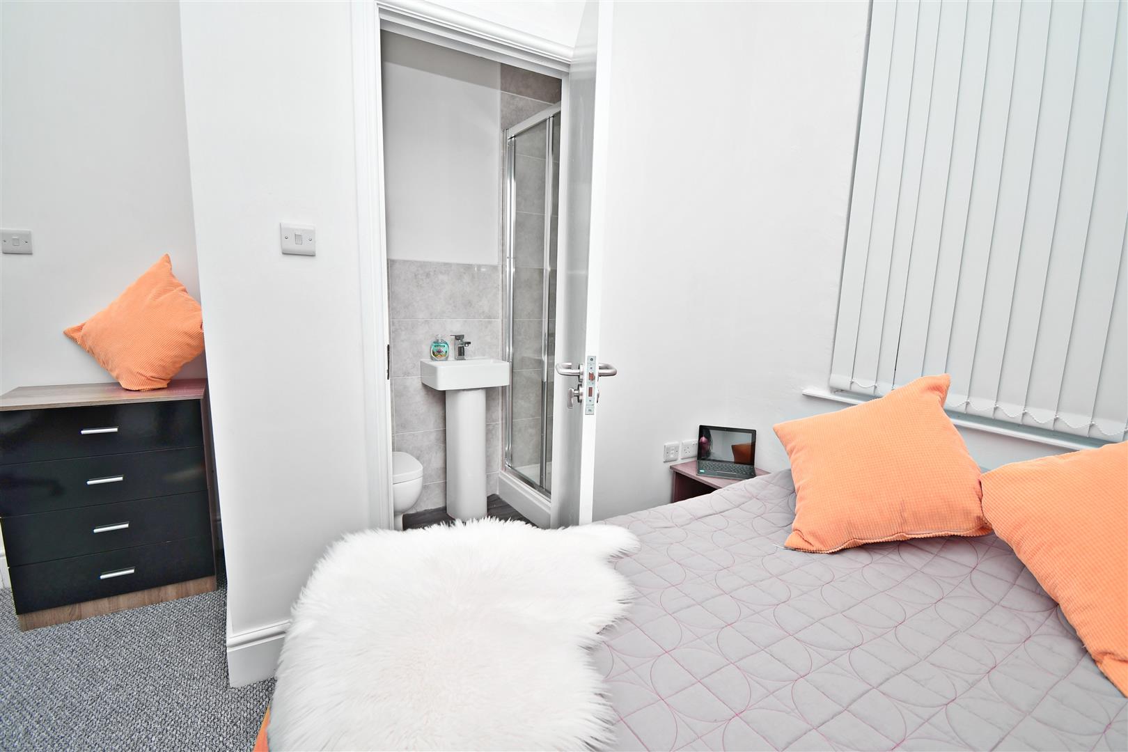 1 bed house share to rent in Christian Road, Preston 2