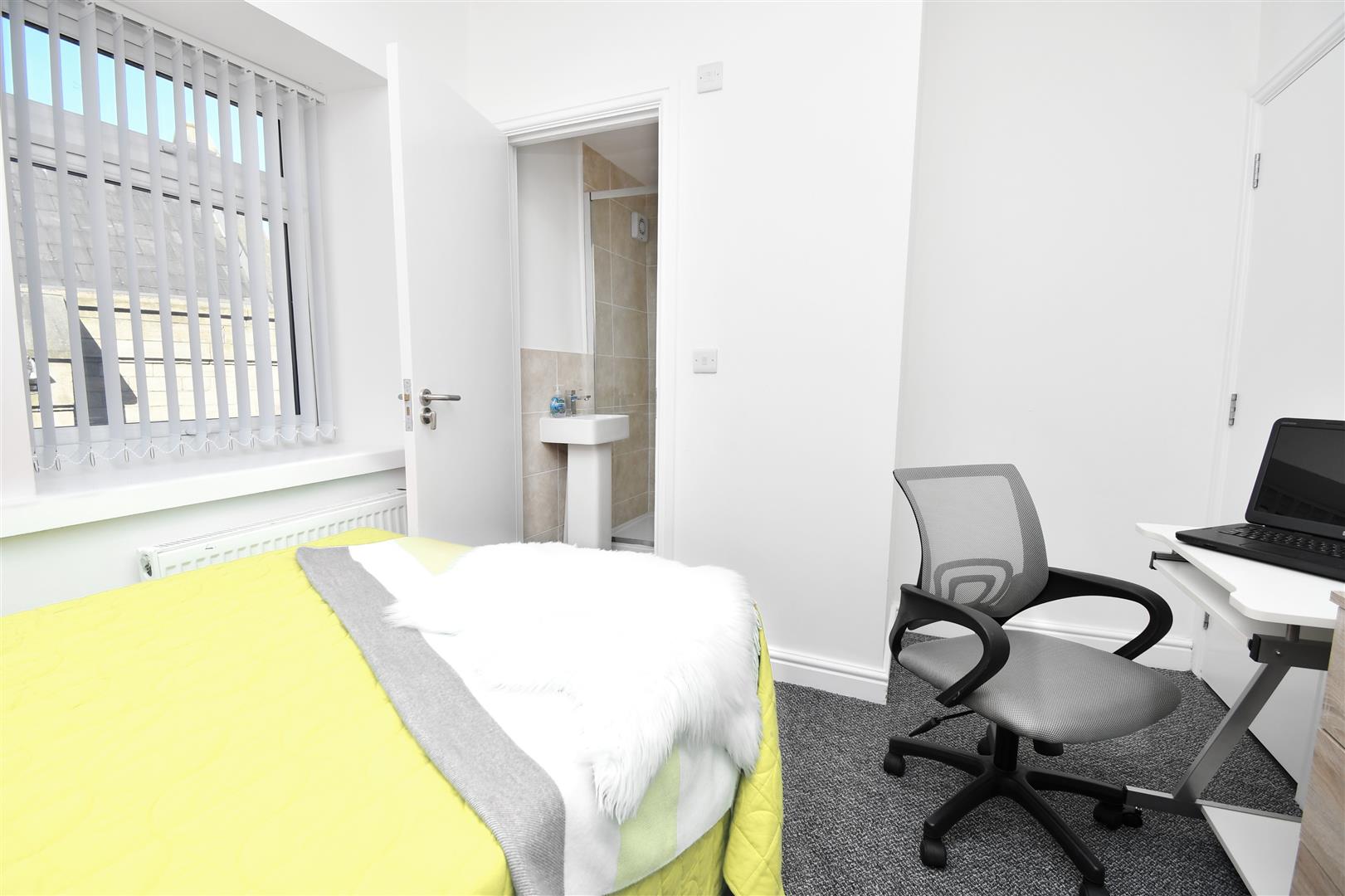 1 bed house share to rent in Gawthorpe Street, Burnley 1