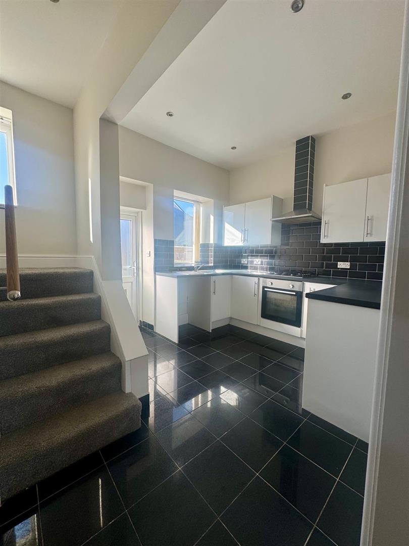 2 bed house to rent in Dean Street, Burnley 3