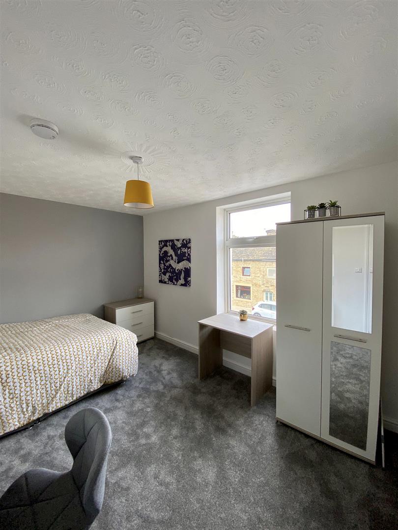 1 bed house share to rent in Briercliffe Road, Burnley - Property Image 1