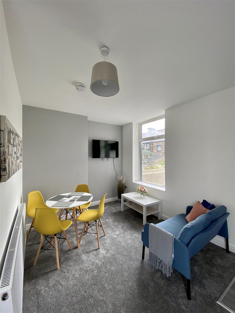 1 bed house share to rent in Briercliffe Road, Burnley  - Property Image 9